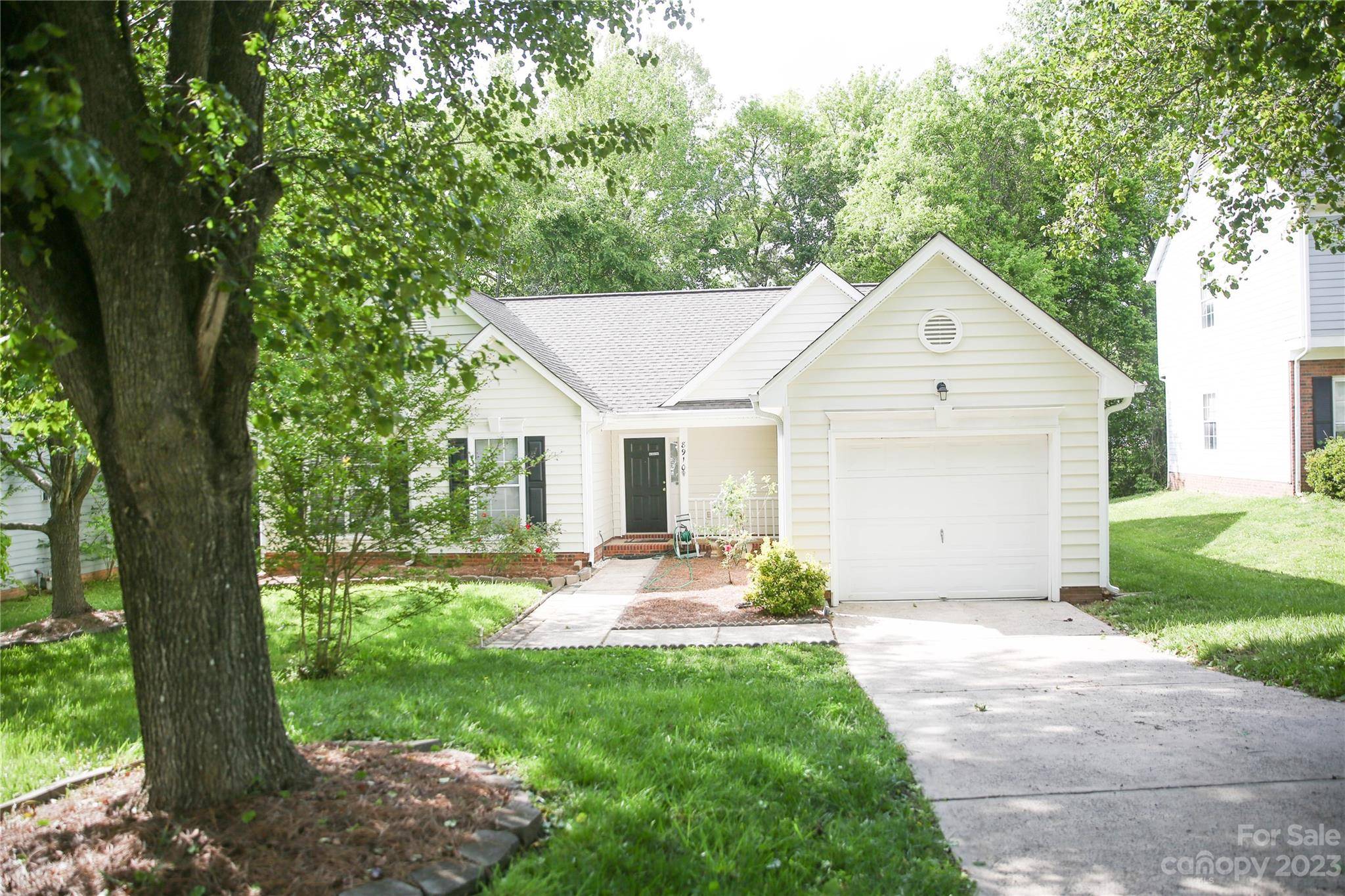 Matthews, NC 28105,8910 Clifton Meadow DR