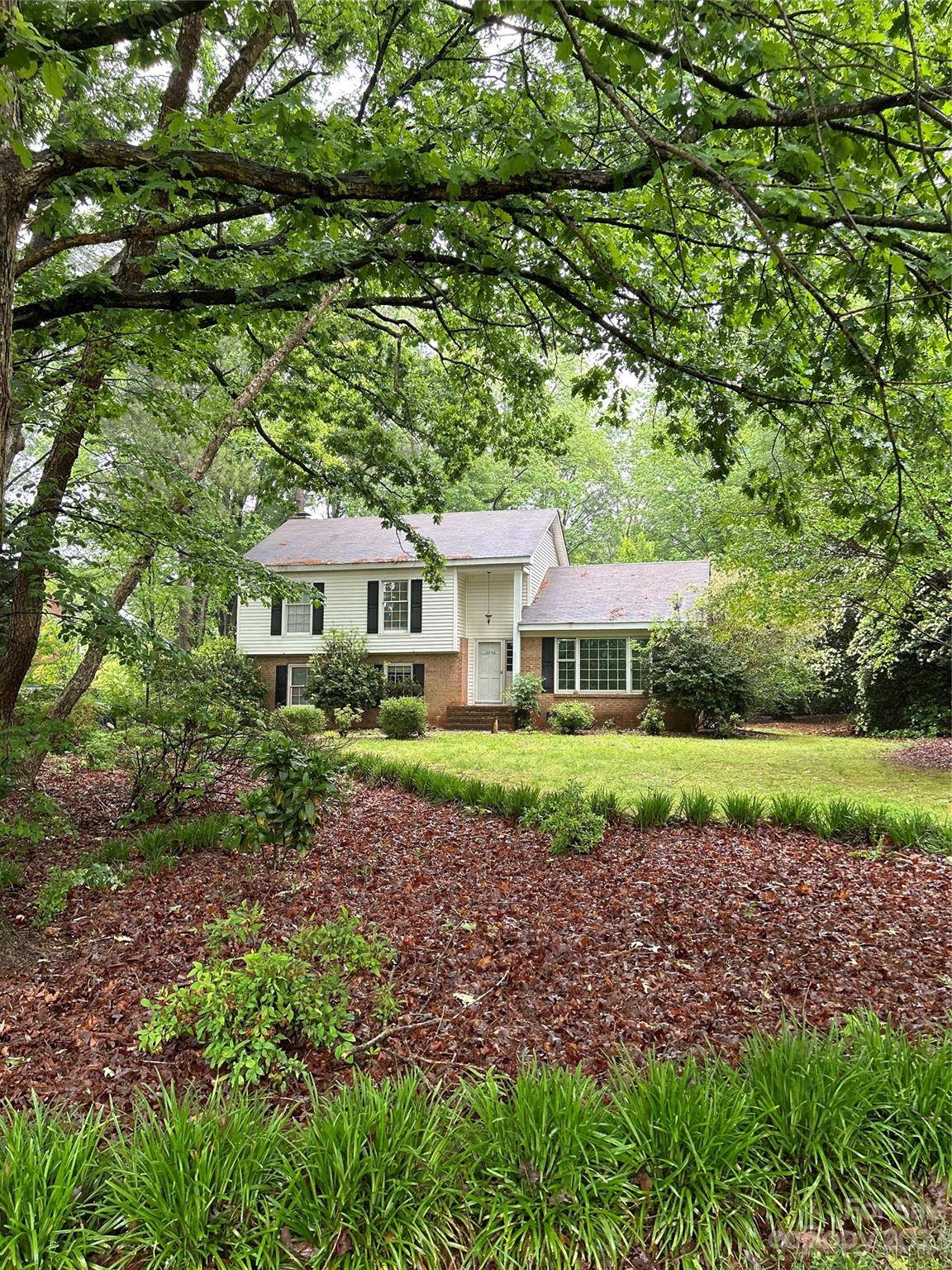 Matthews, NC 28105,3340 Tracelake DR