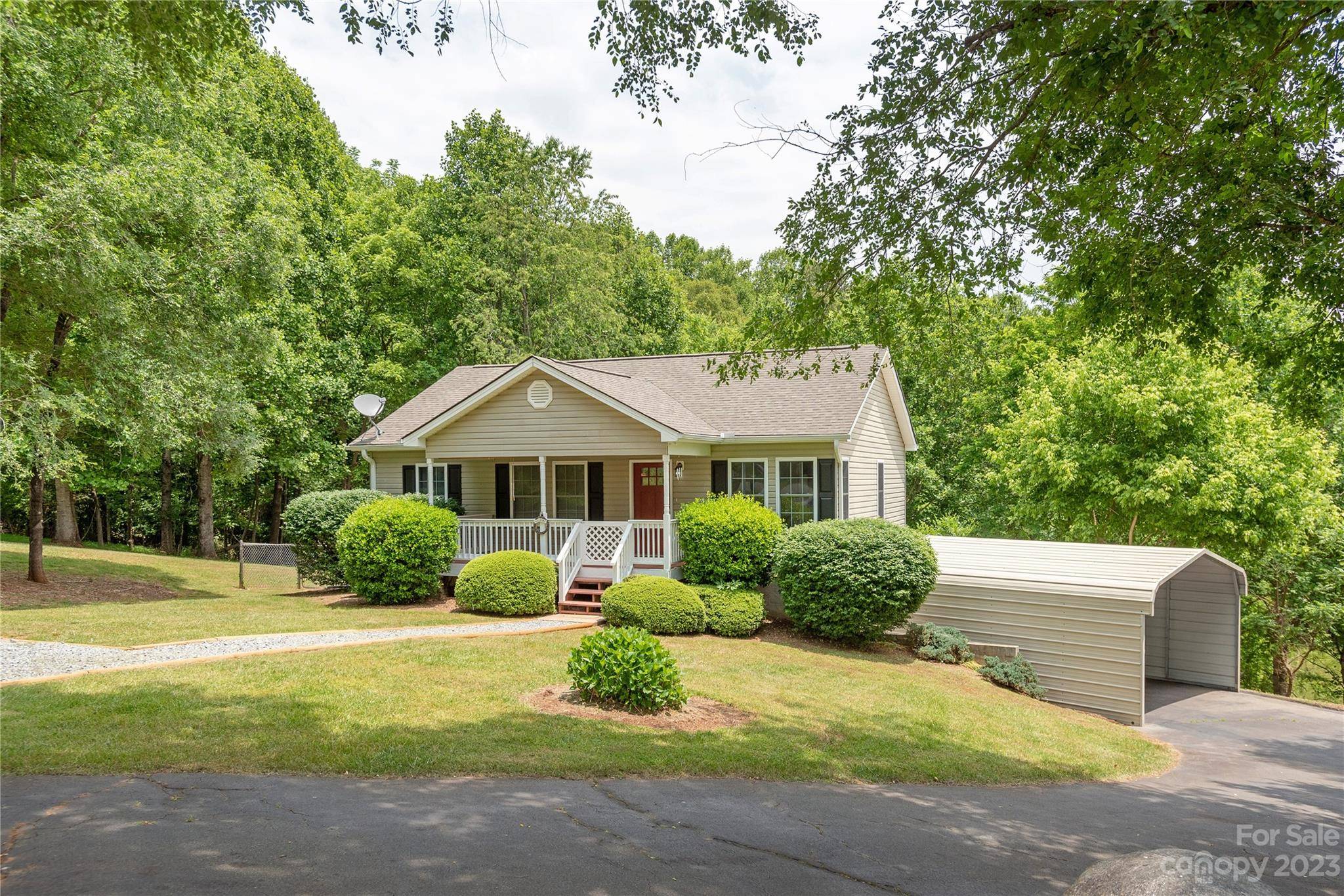 Horse Shoe, NC 28742,309 Forest Bend DR