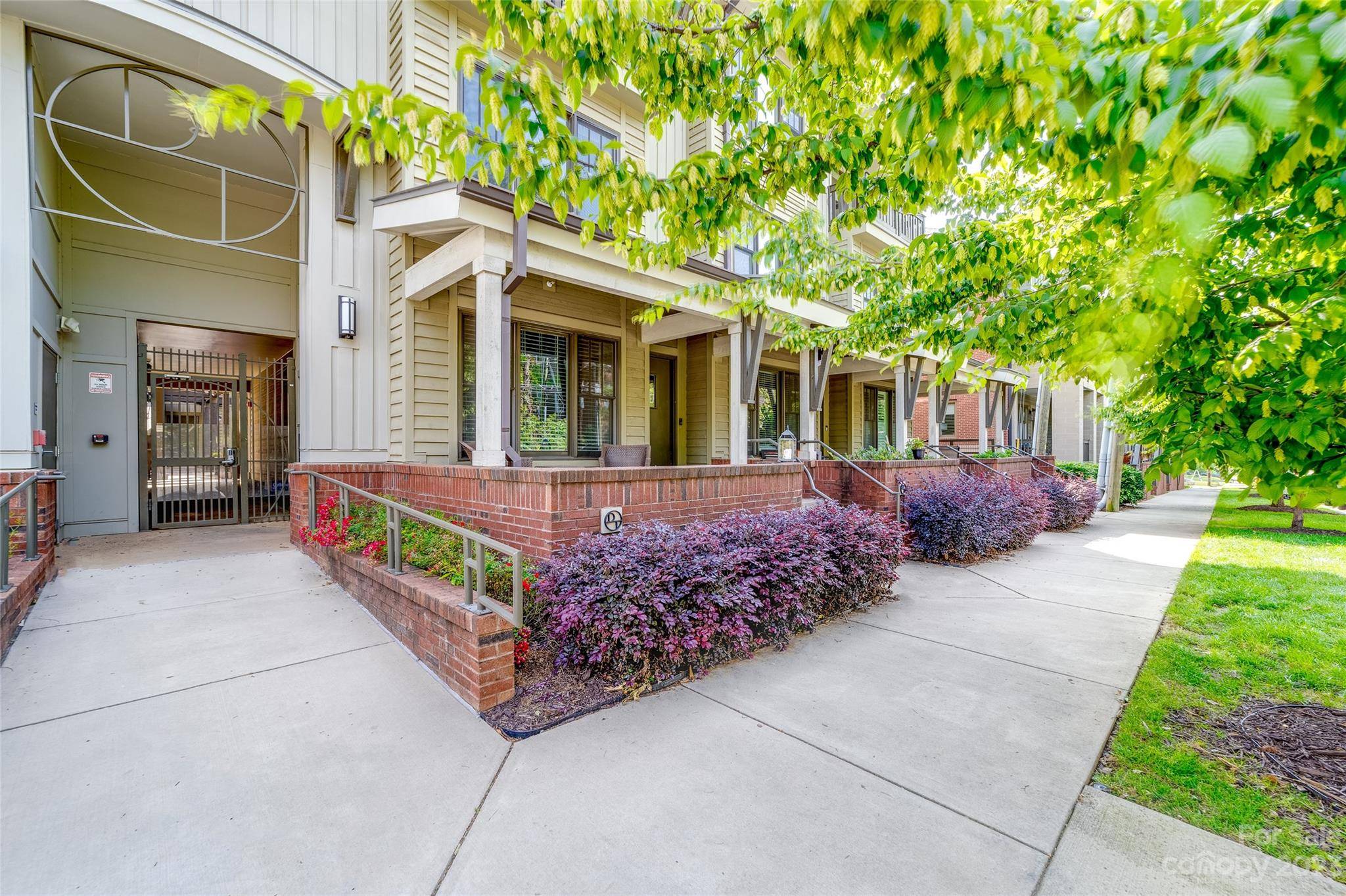 Charlotte, NC 28203,317 Tremont AVE #101