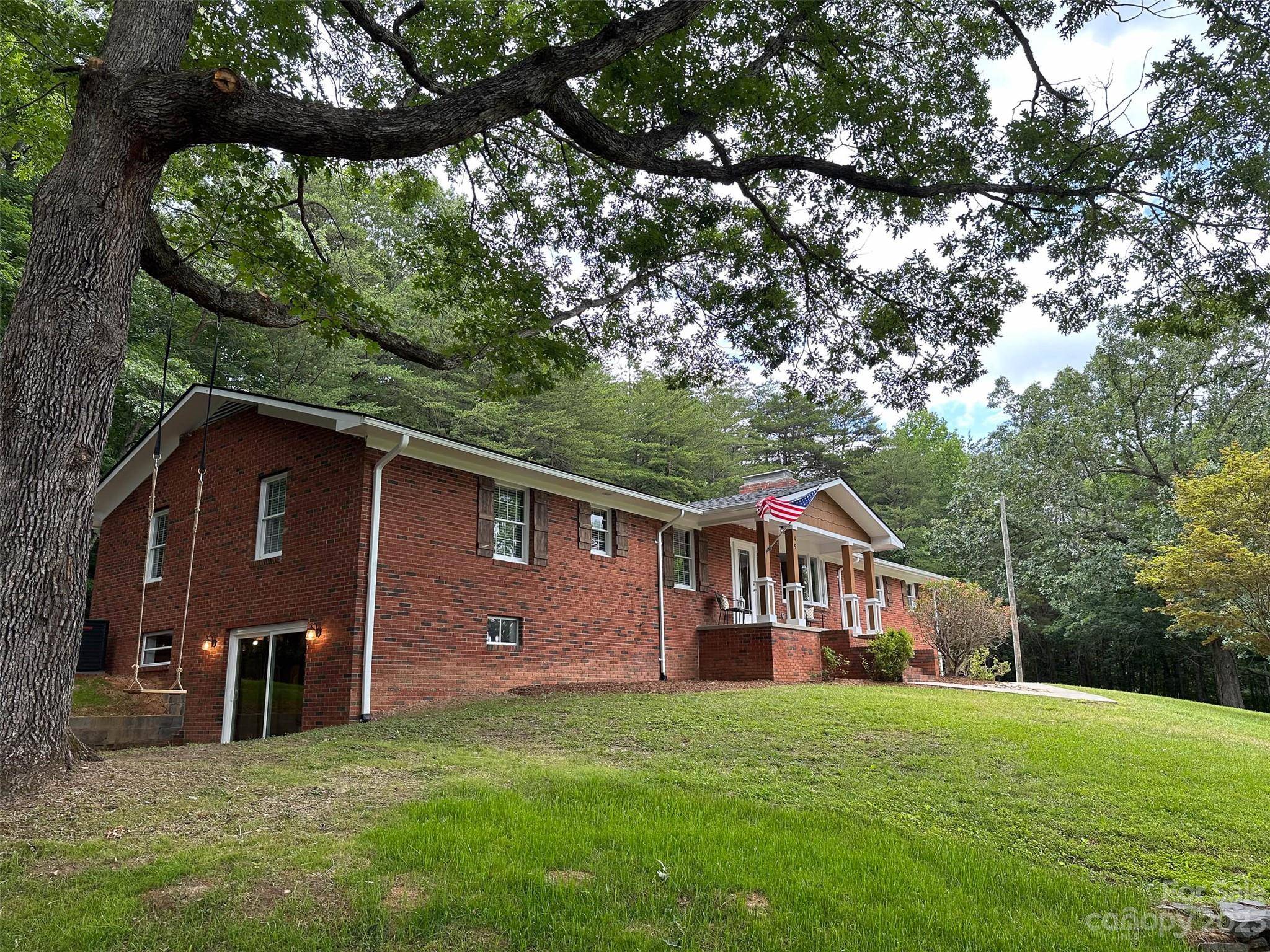 Fletcher, NC 28732,49 Community RD