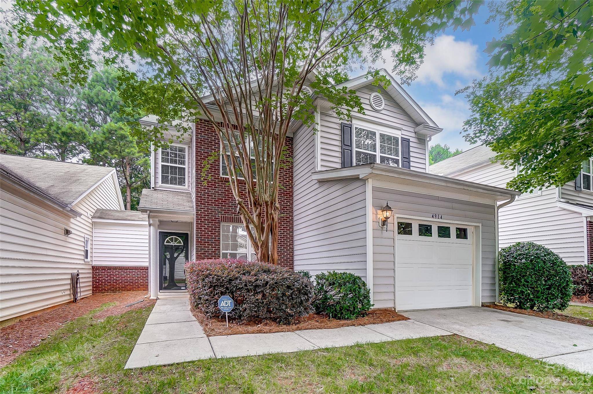 Charlotte, NC 28269,4914 Sunset Ridge CT