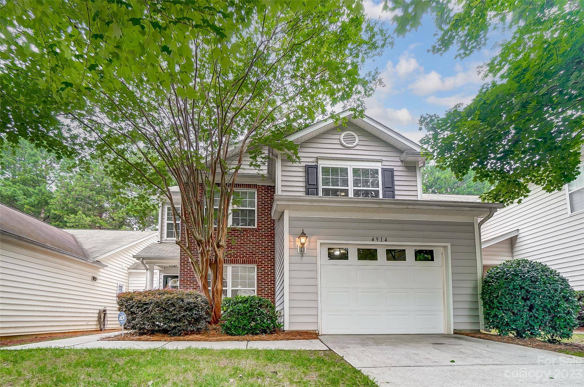 Charlotte, NC 28269,4914 Sunset Ridge CT