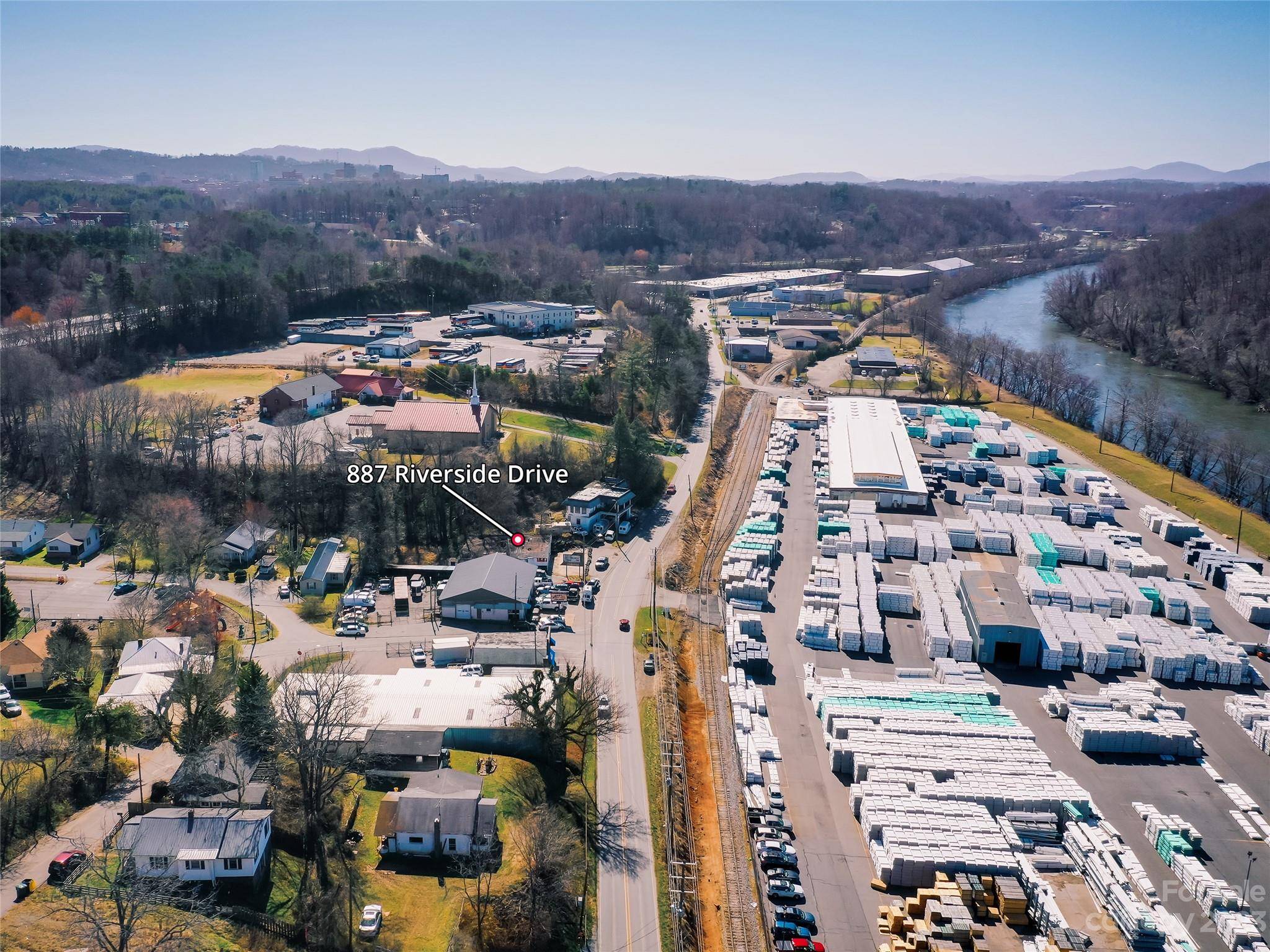 Asheville, NC 28804,887 Riverside DR