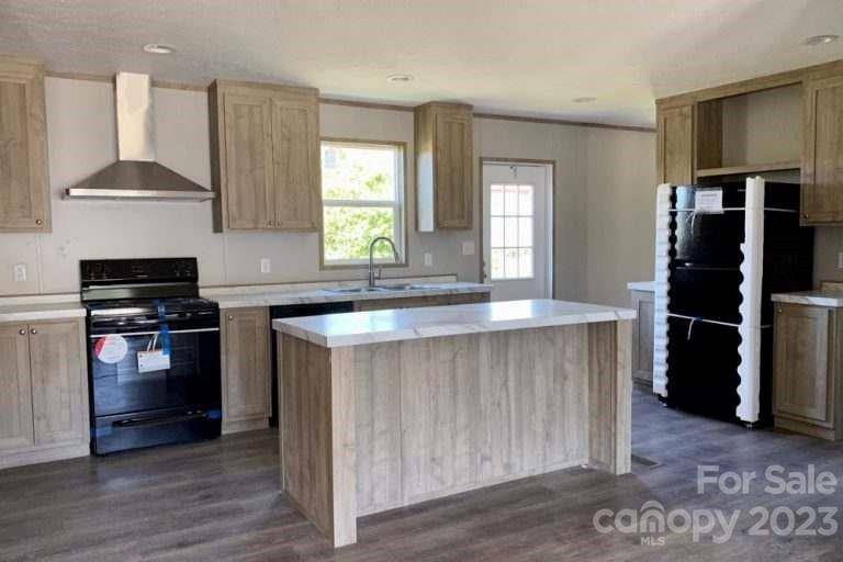 Kershaw, SC 29067,1013 Scott RD