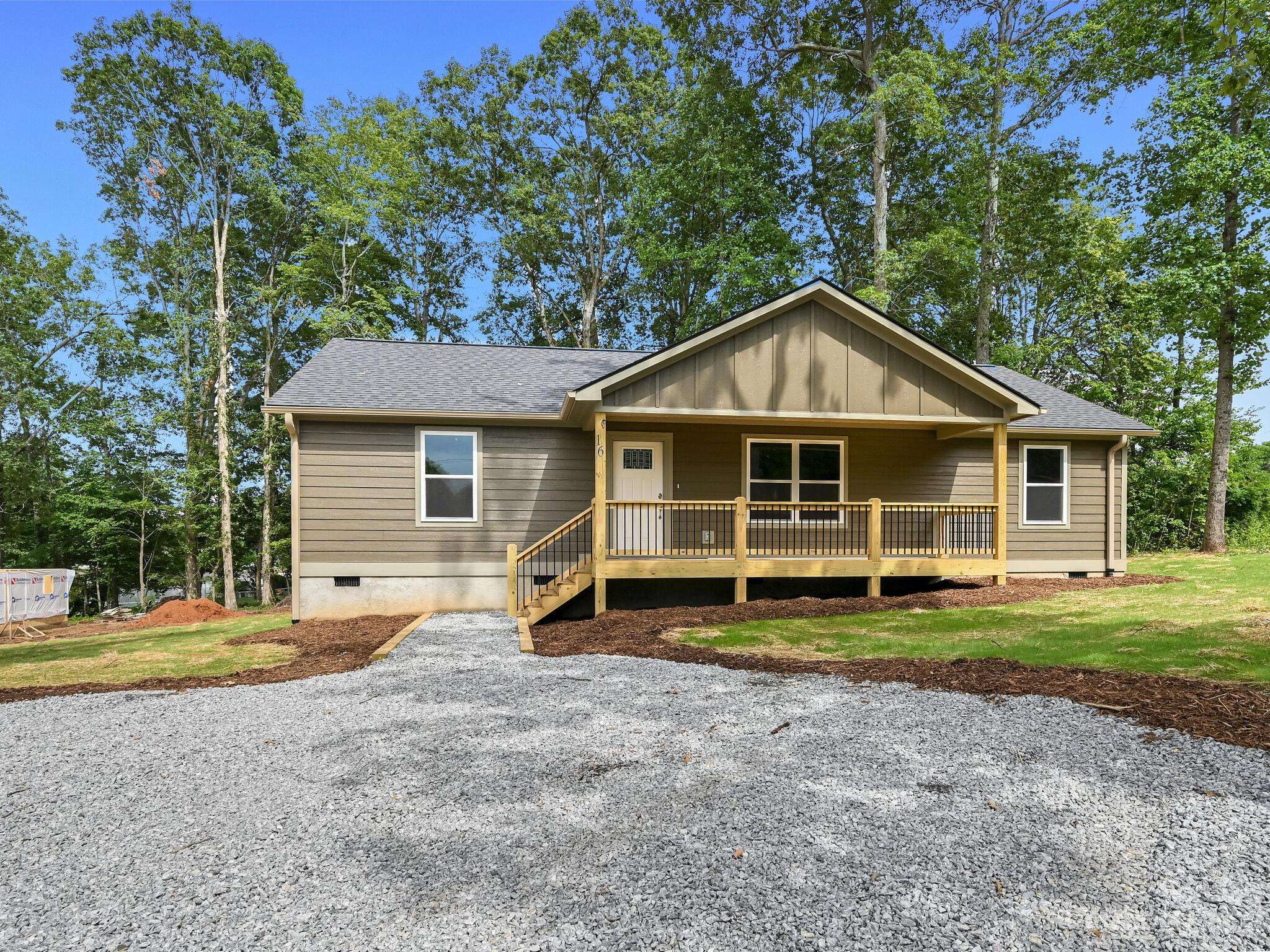 East Flat Rock, NC 28726,16 Barbara Stepp LN