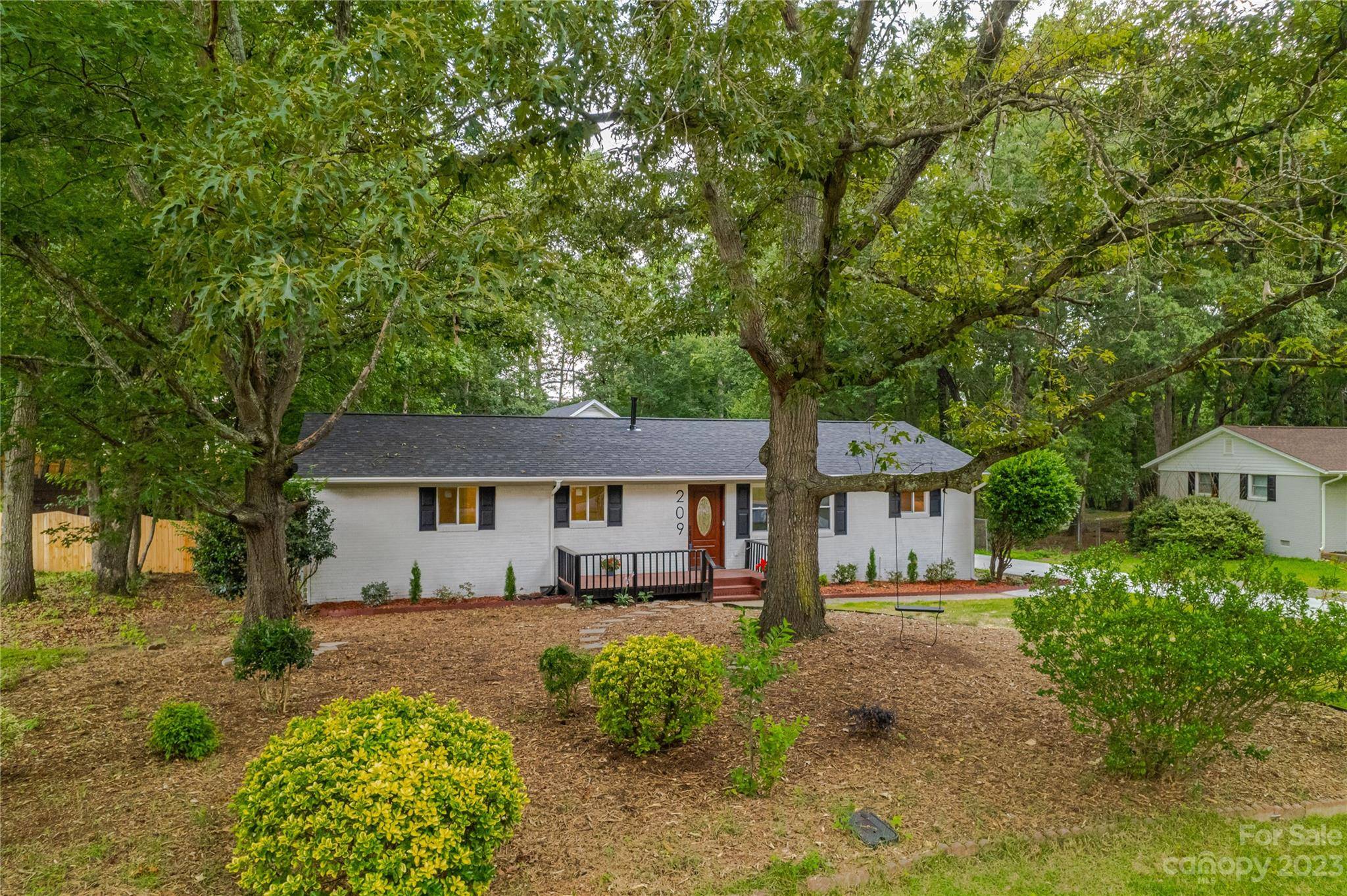 Matthews, NC 28104,209 White Oak LN