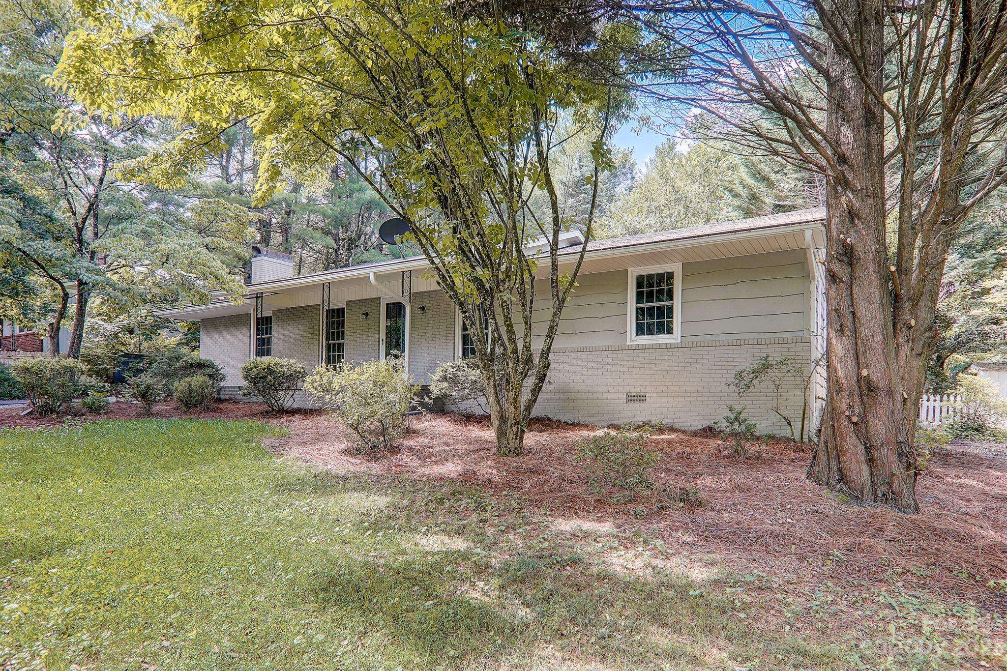 Hendersonville, NC 28739,414 Princess Ann DR