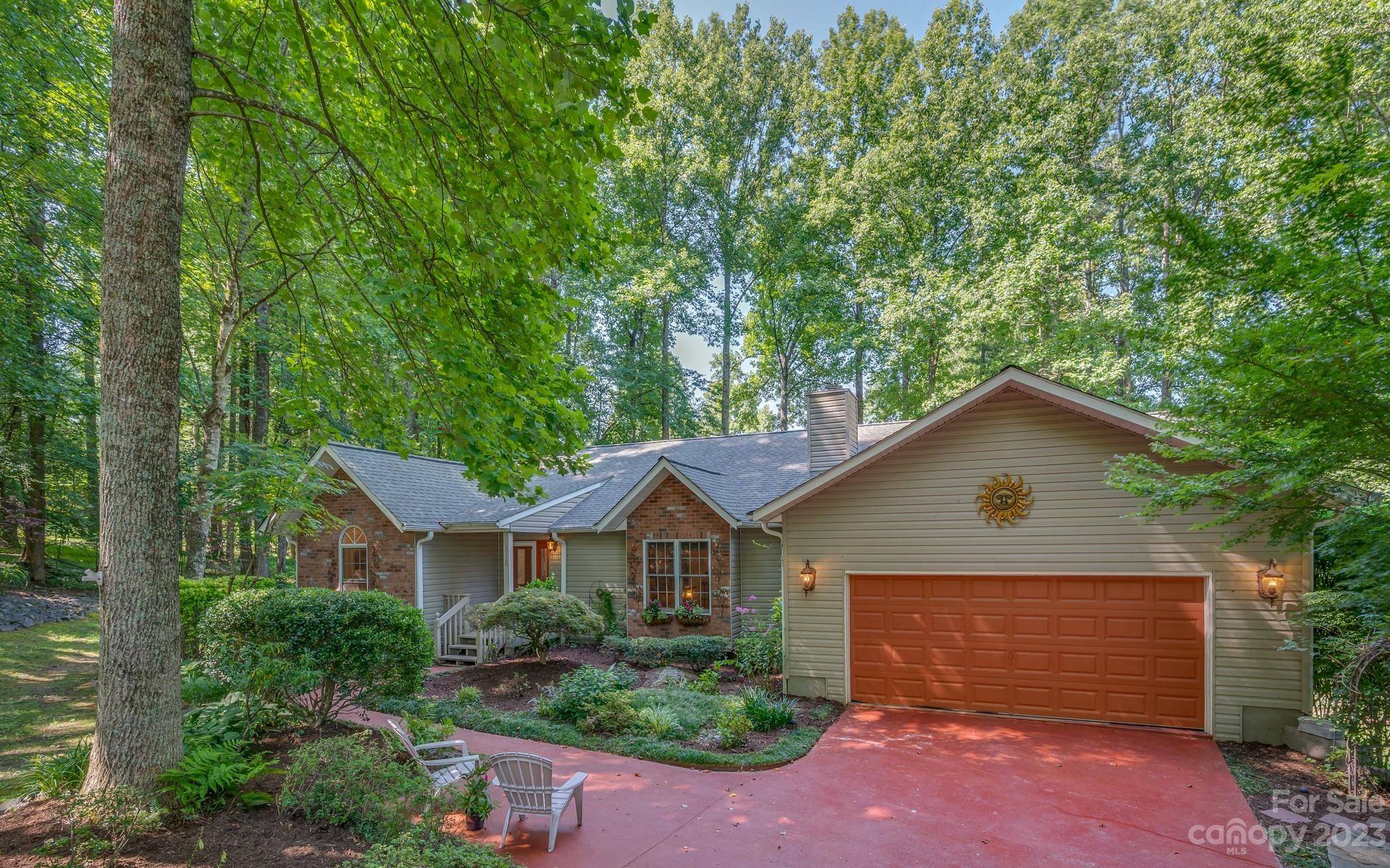 Hendersonville, NC 28791,115 Turnberry CT