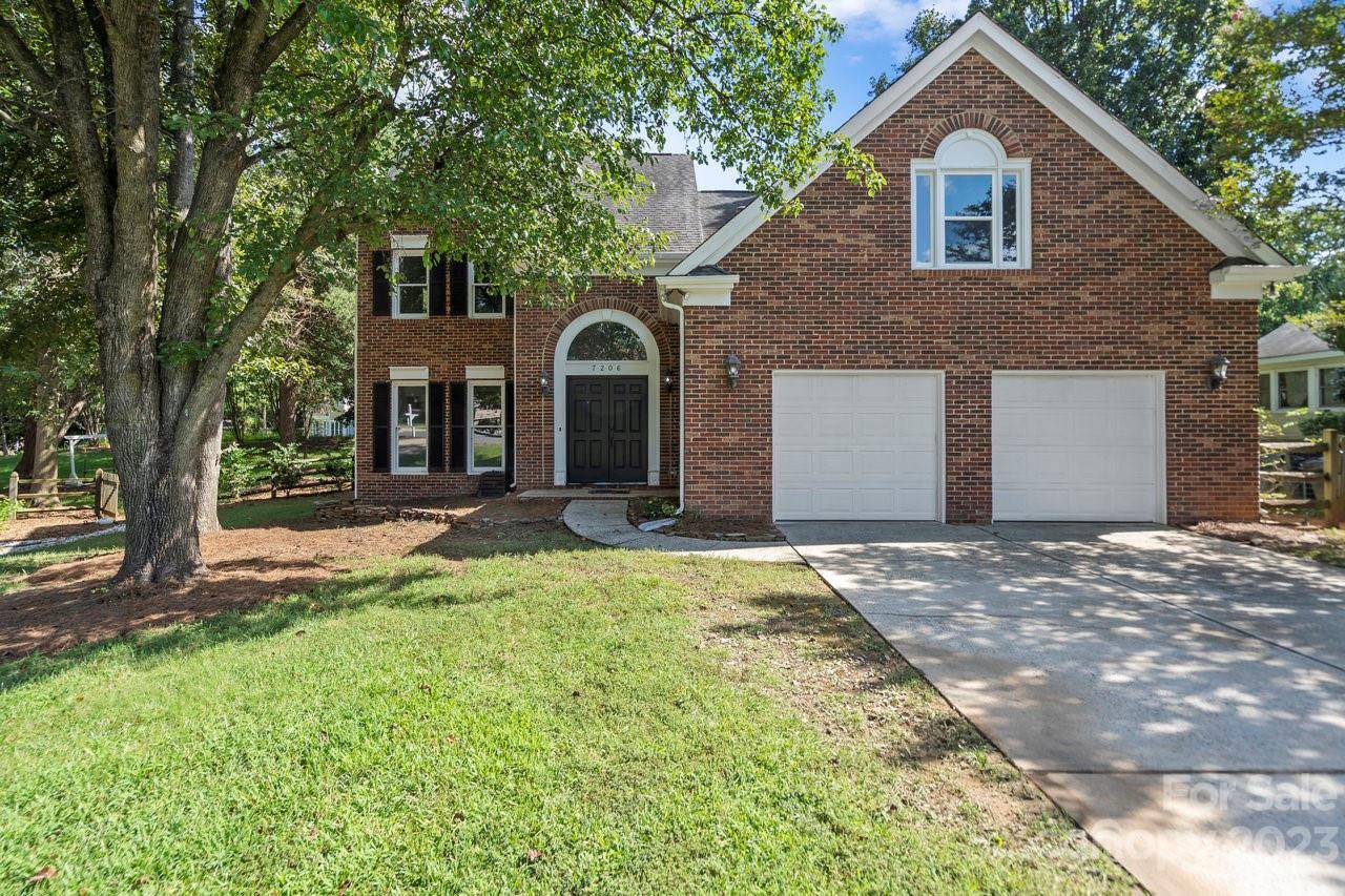 Charlotte, NC 28269,7206 Groveview CT