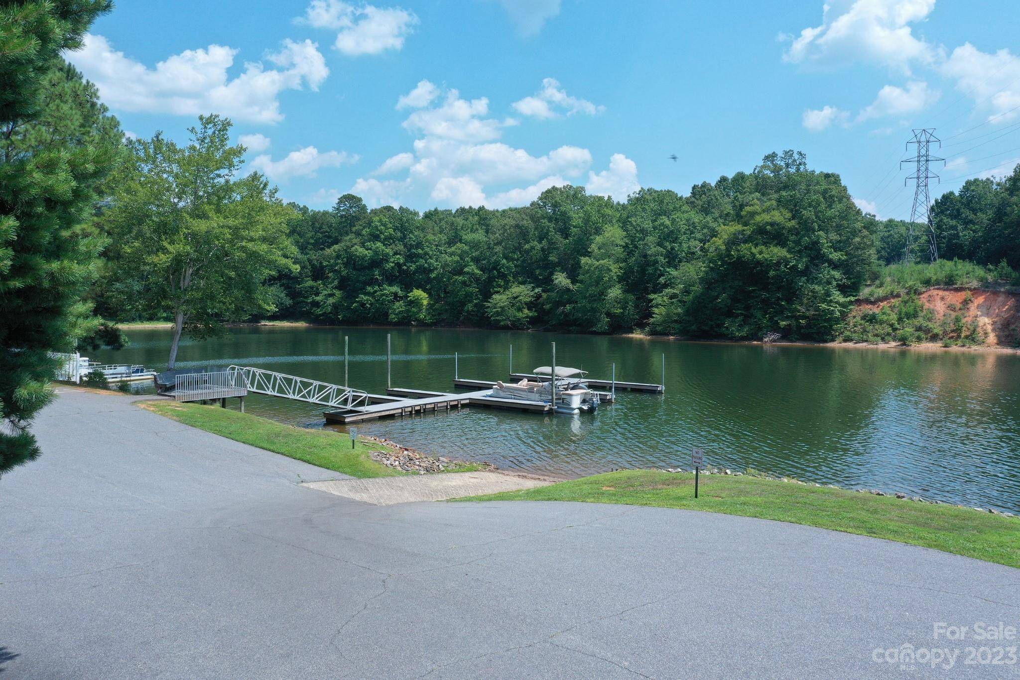 Stony Point, NC 28678,124 Riverwalk RD #42