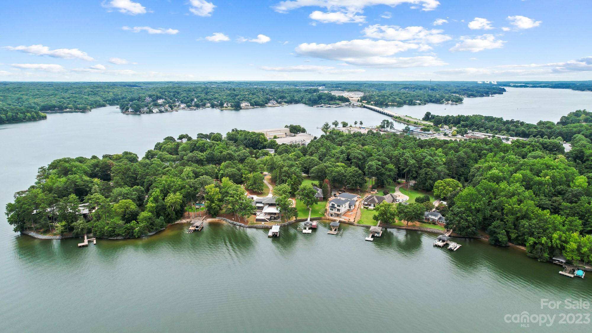 Lake Wylie, SC 29710,250 Blucher CIR