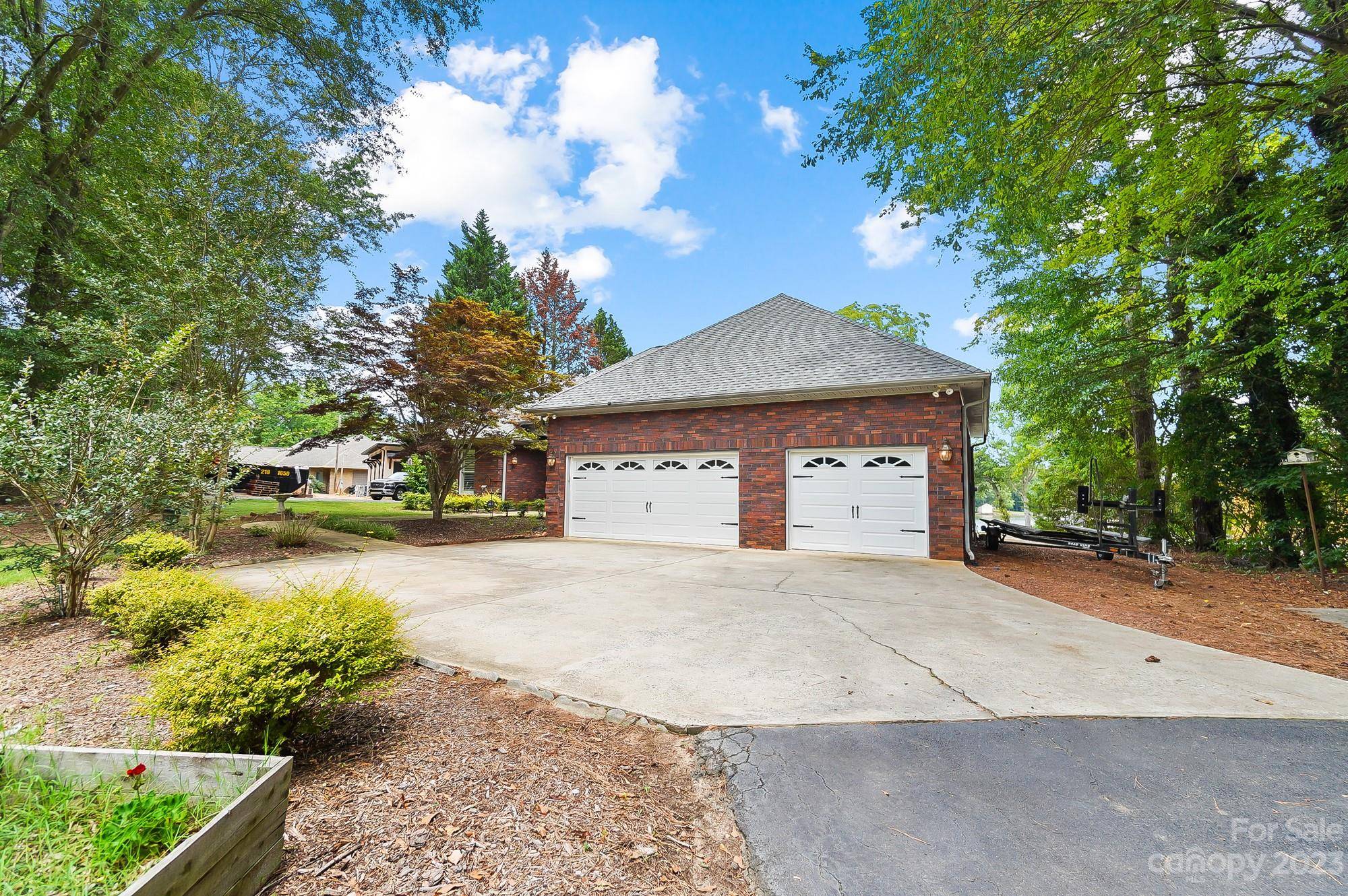 Lake Wylie, SC 29710,250 Blucher CIR