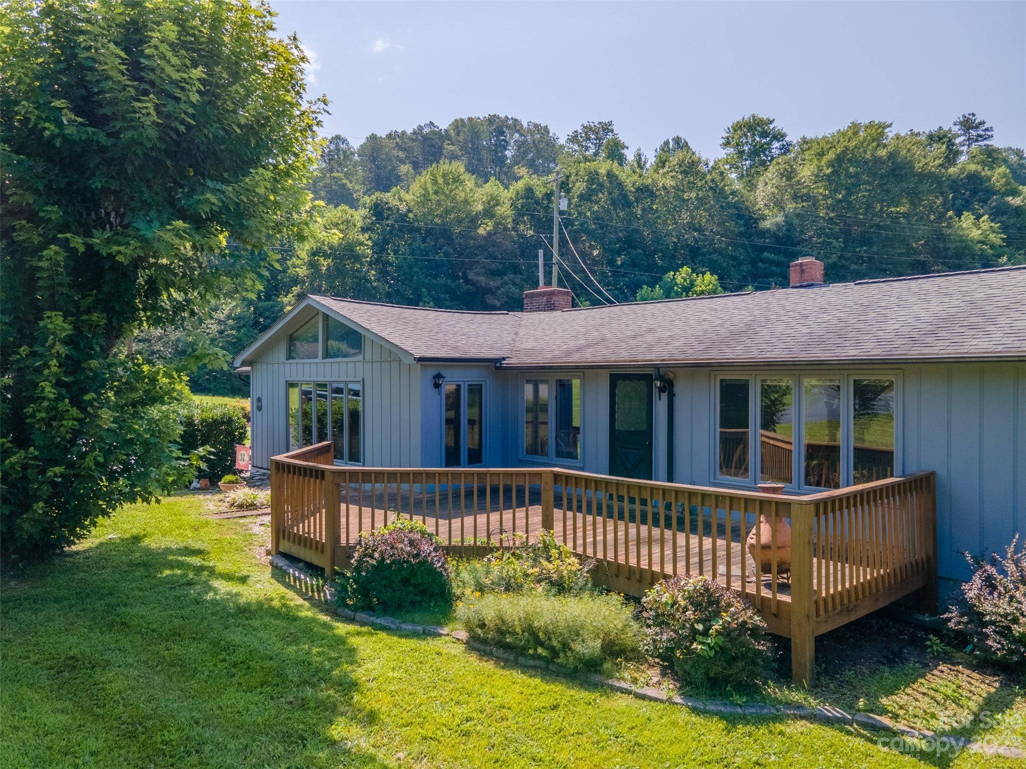 Sylva, NC 28779,120 Floral DR