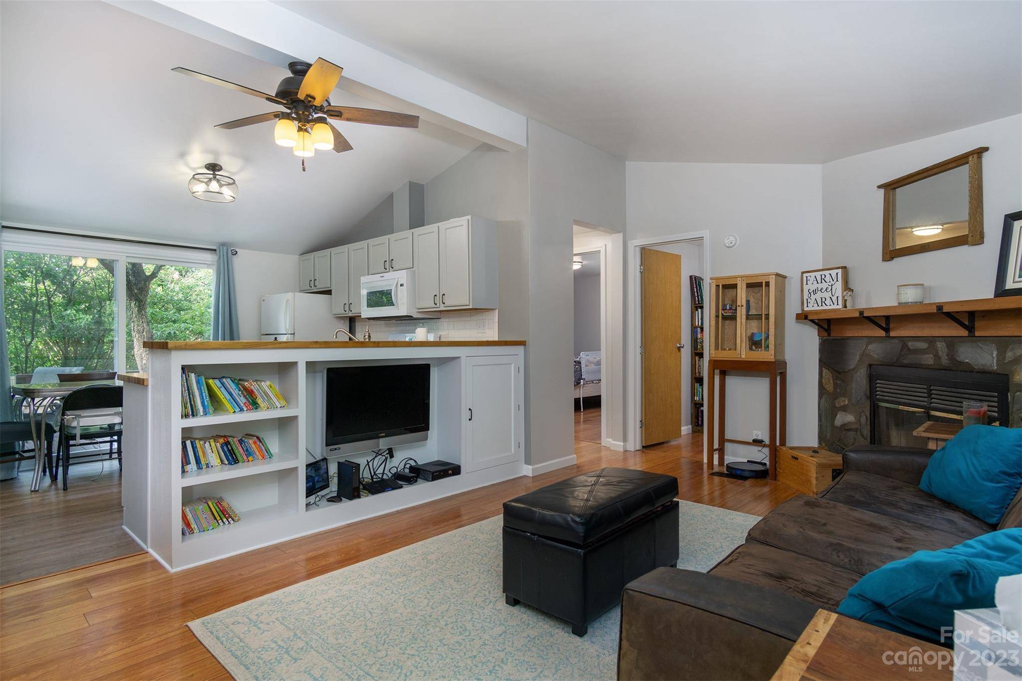 Swannanoa, NC 28778,302 Riddle RD