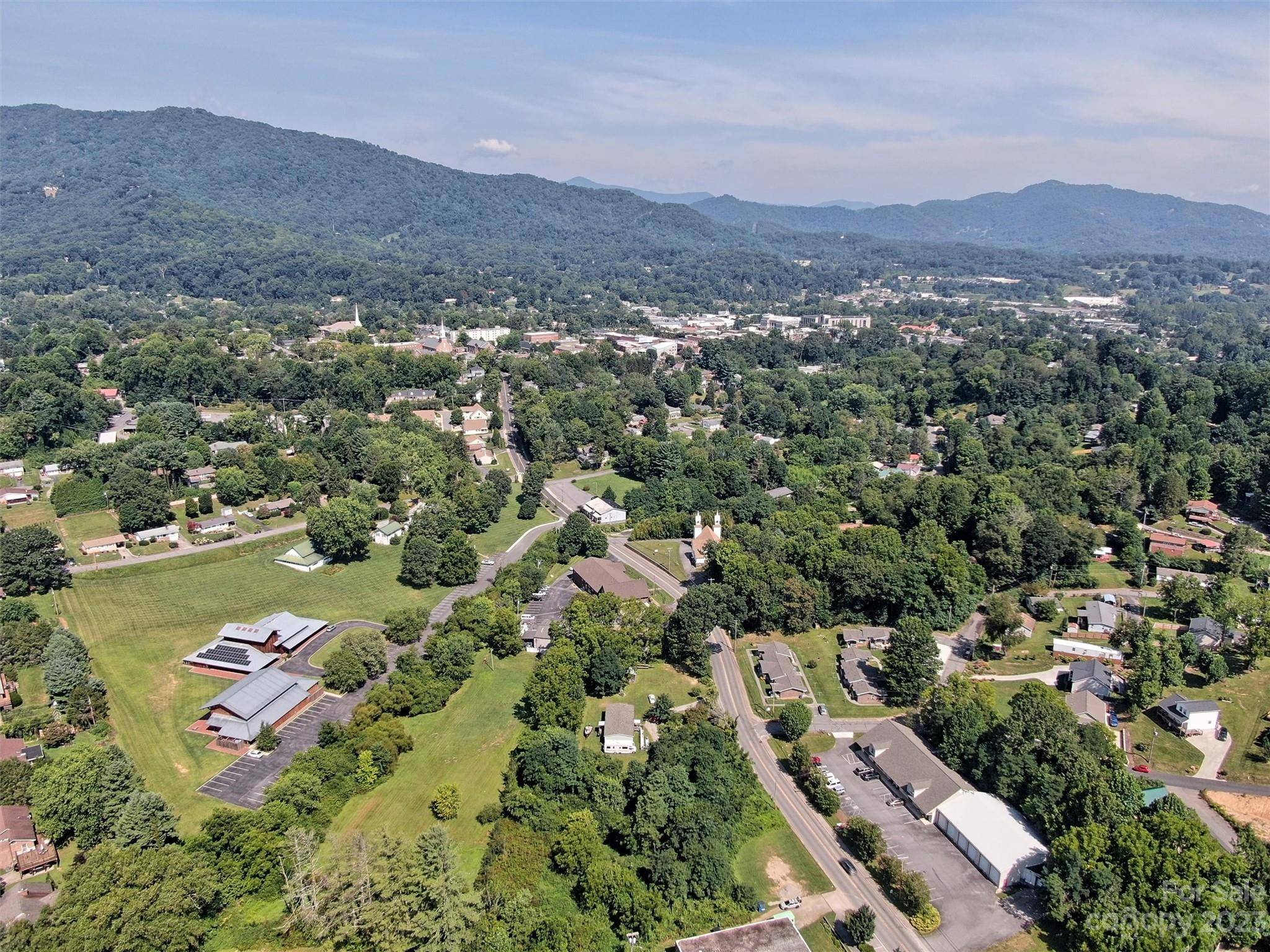 Waynesville, NC 28786,508 Pigeon ST