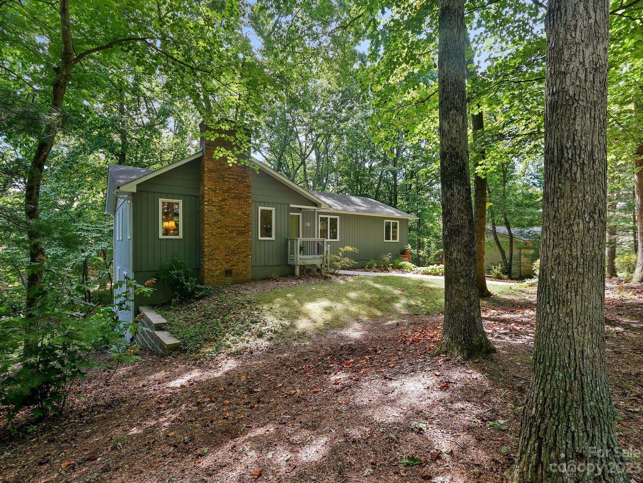 Arden, NC 28704,19 Hickory Hills DR