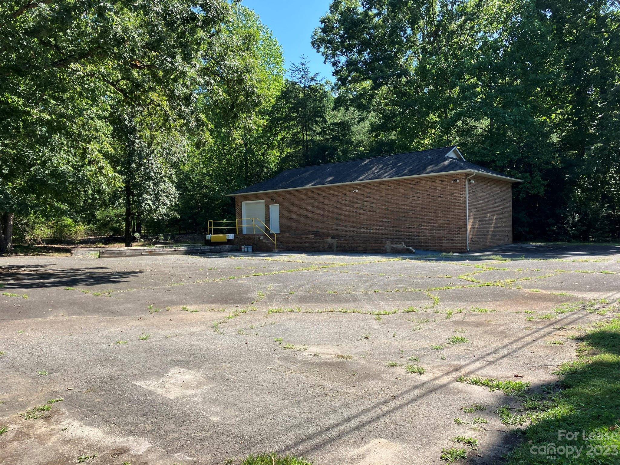 Forest City, NC 28043,151 Lee ST