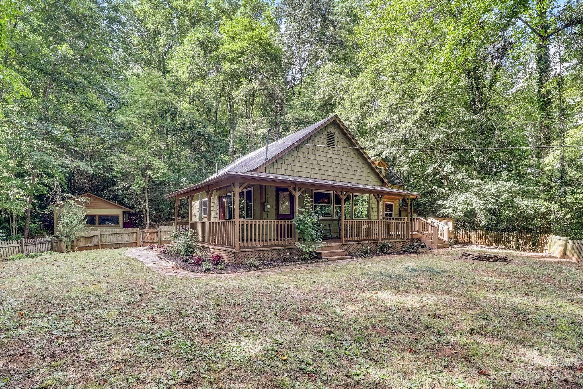 Whittier, NC 28789,168 Bedrock RD