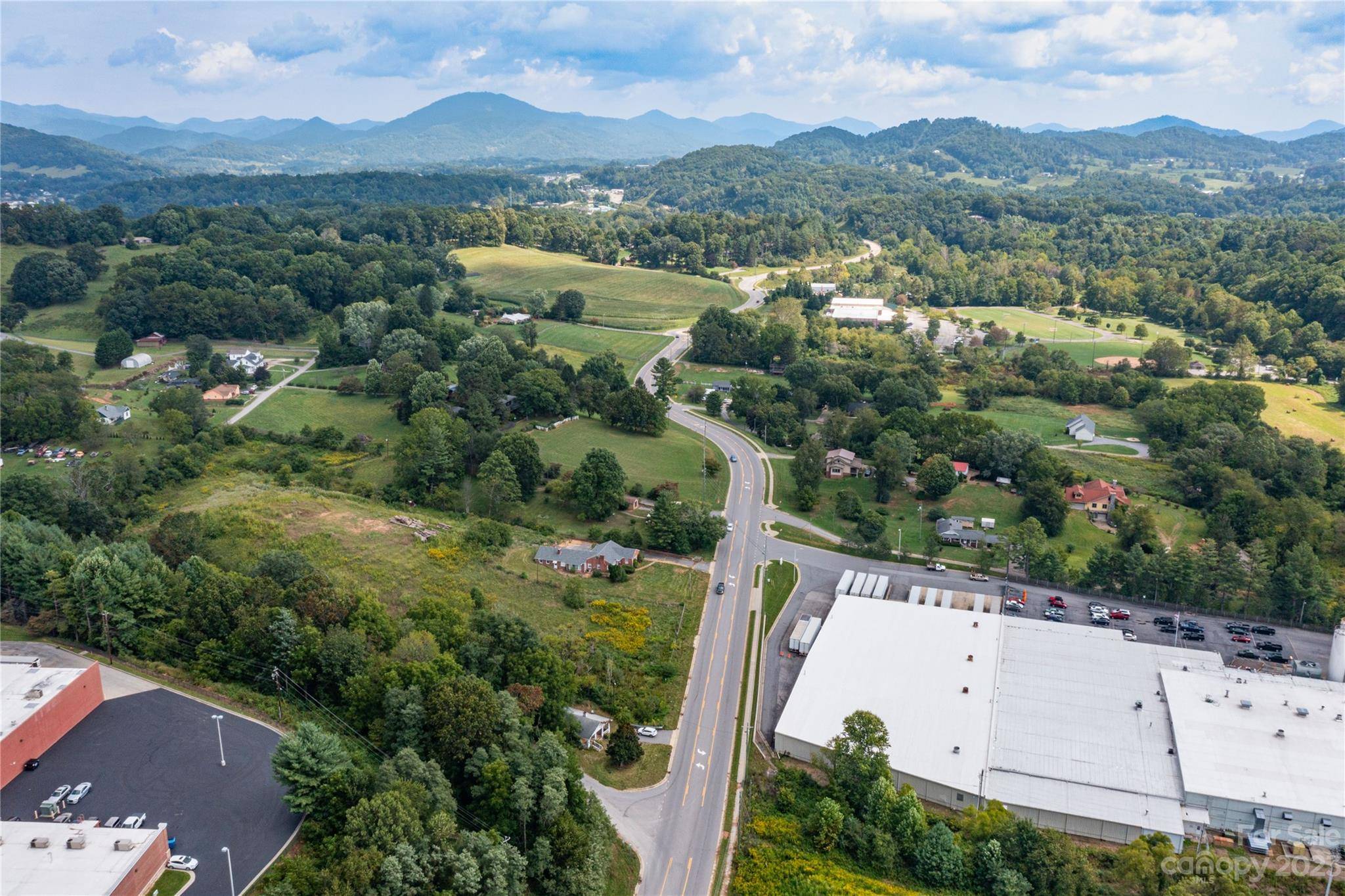 Waynesville, NC 28786,271 Howell Mill RD