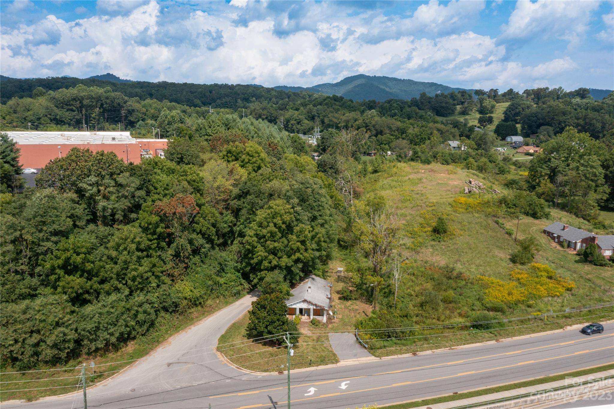 Waynesville, NC 28786,271 Howell Mill RD