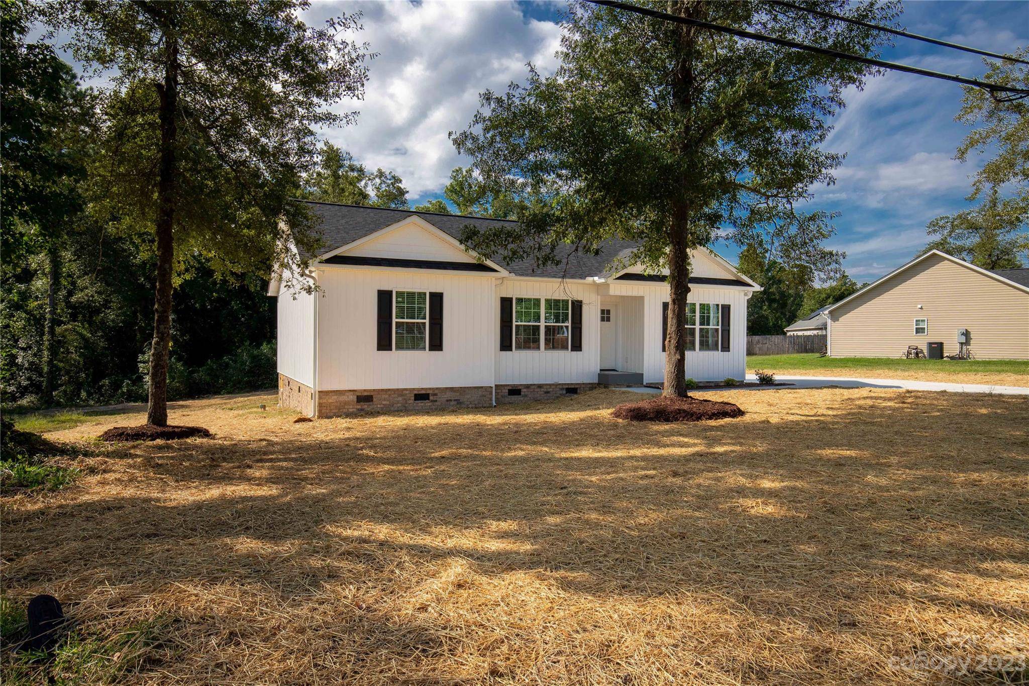 Heath Springs, SC 29058,323 East ST