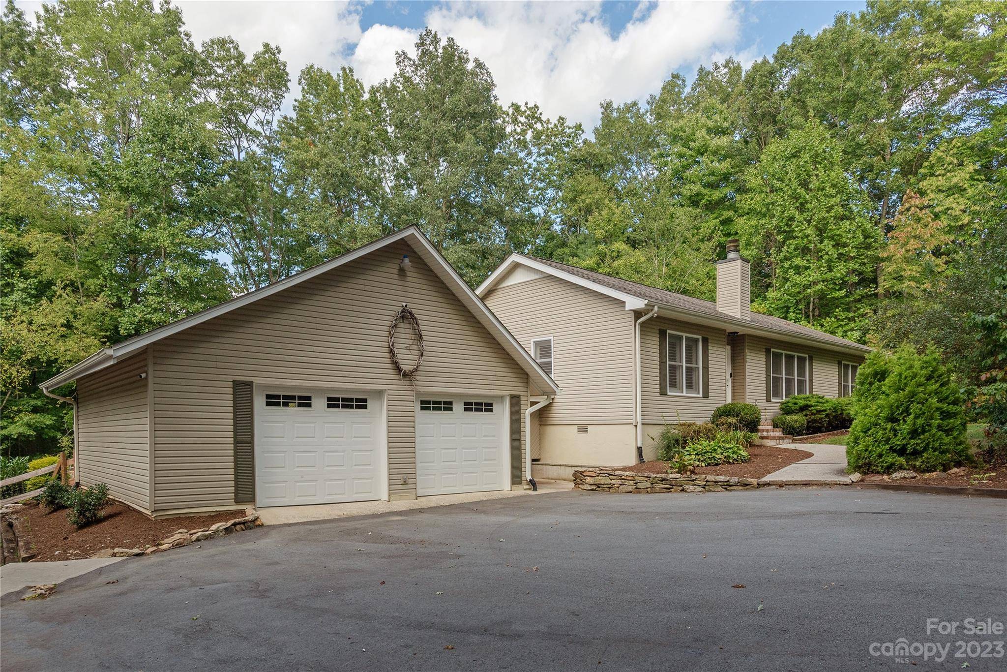 Mills River, NC 28759,228 S Country LN