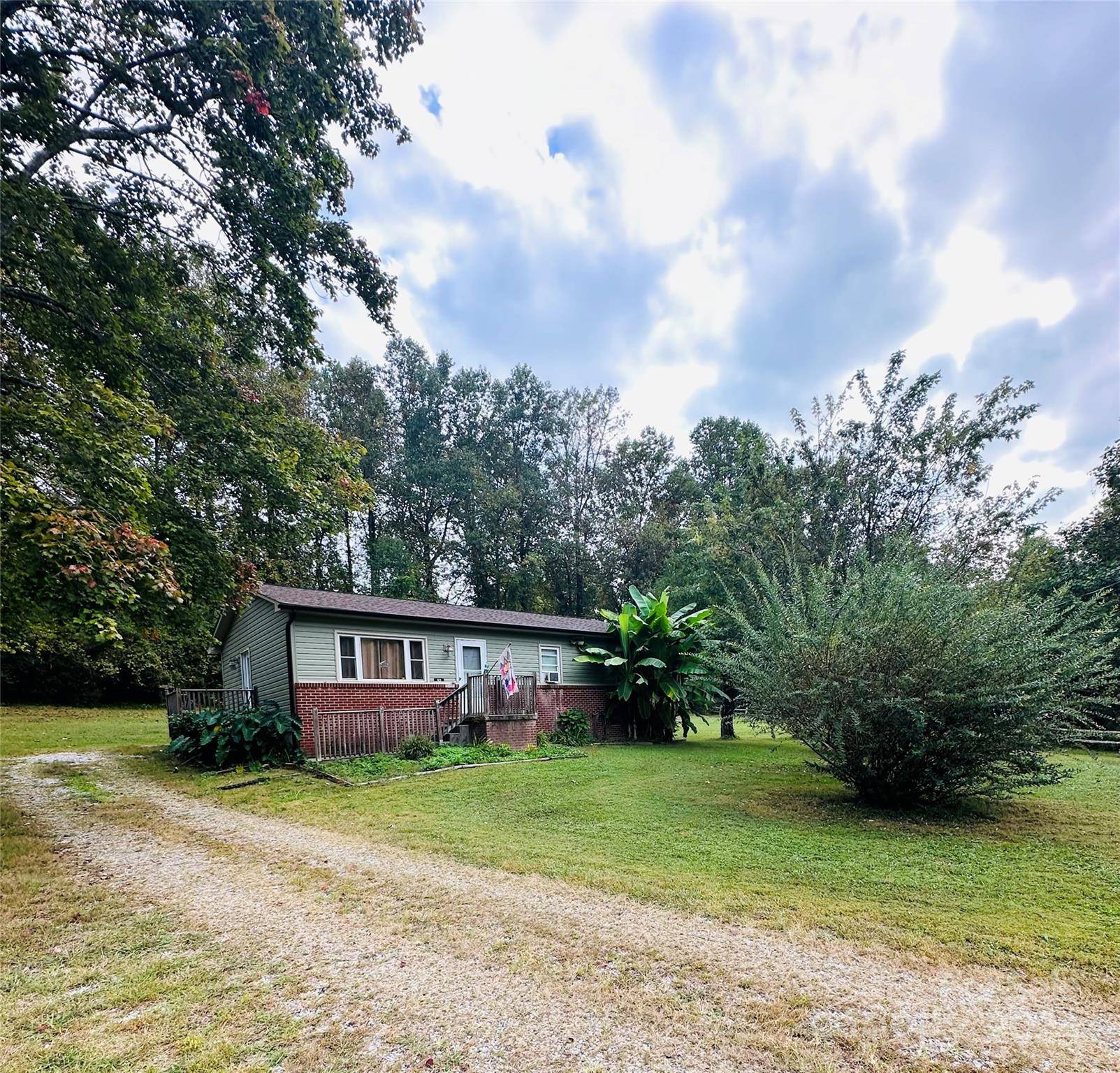 Marion, NC 28752,93 Elliott RD