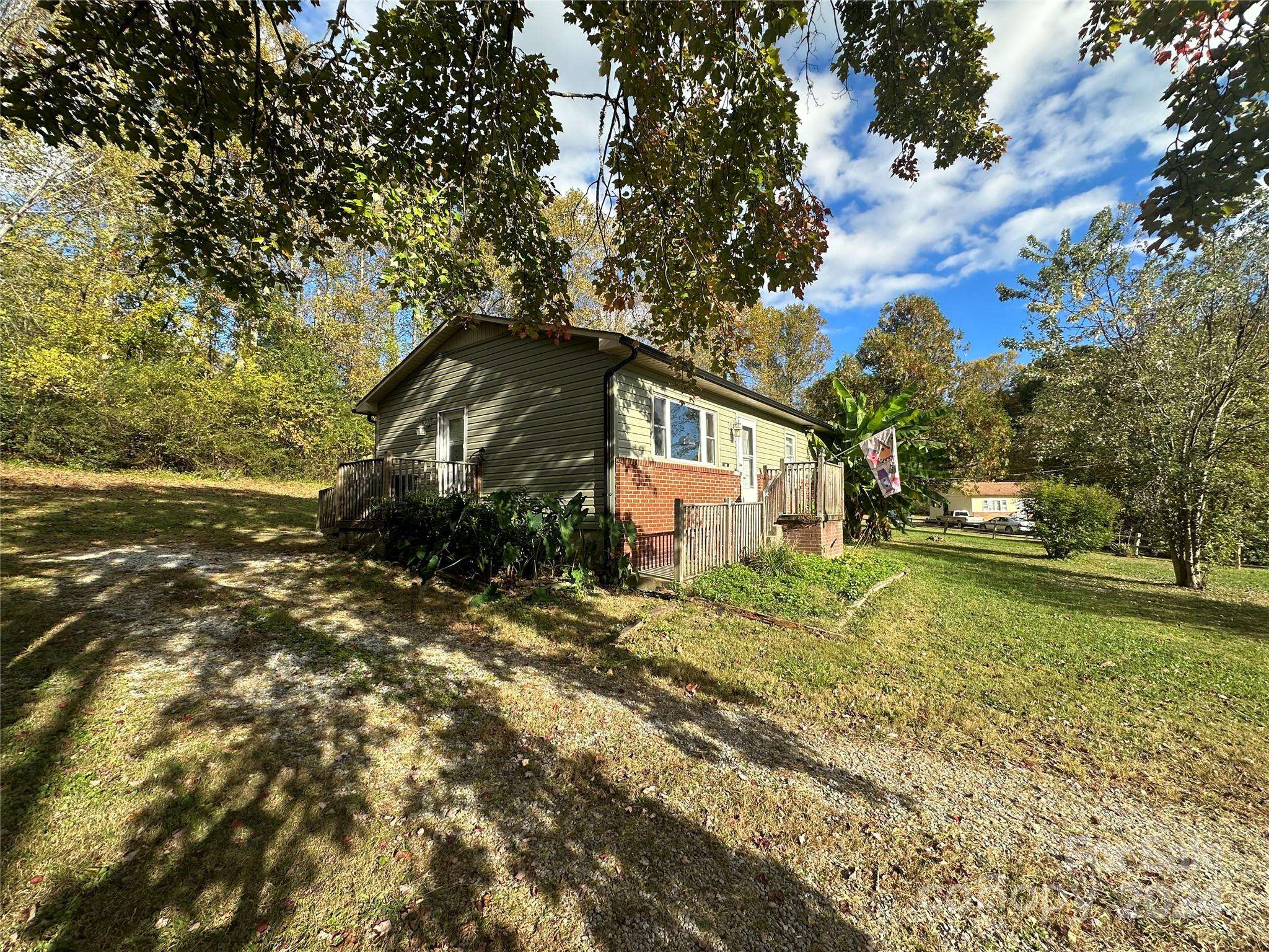 Marion, NC 28752,93 Elliott RD