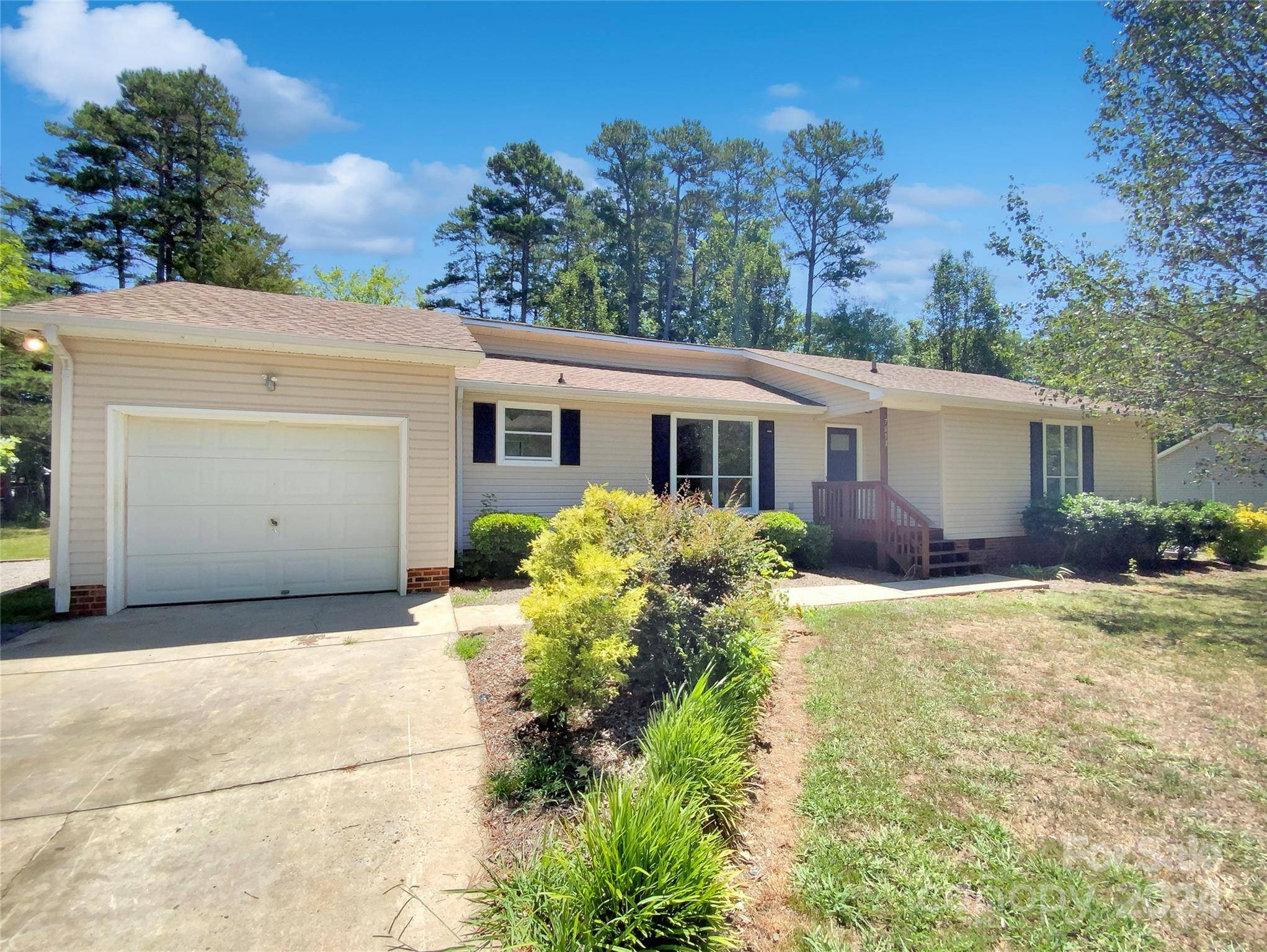 Denver, NC 28037,7833 Deer Track DR