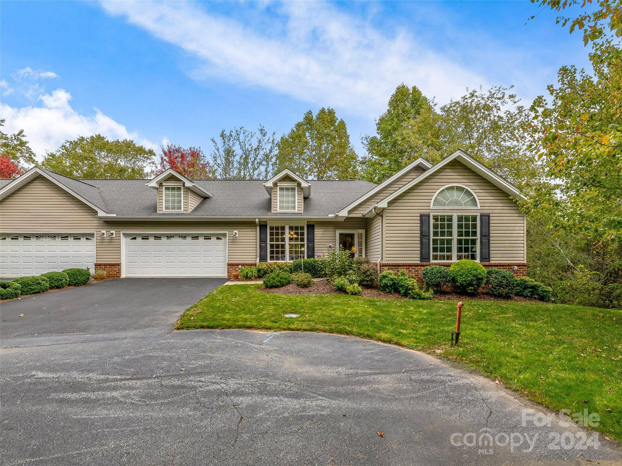 Asheville, NC 28803,108 Jasmine LN