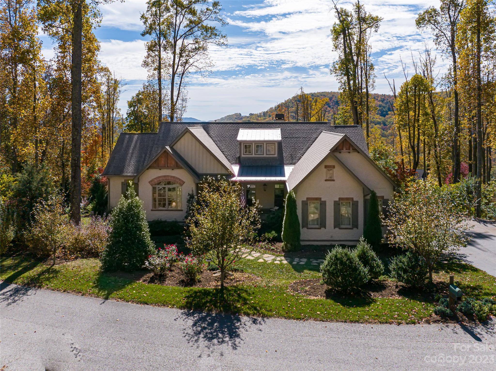 Fairview, NC 28730,8 Twin Springs CT