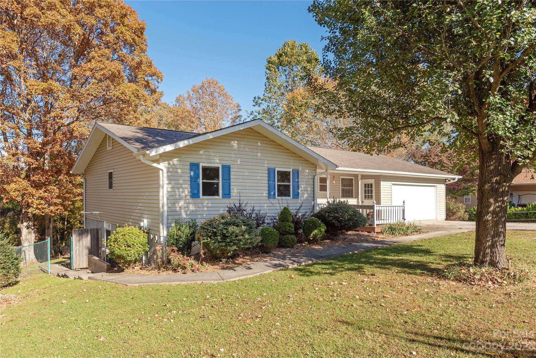 Horse Shoe, NC 28742,10 Canter CT