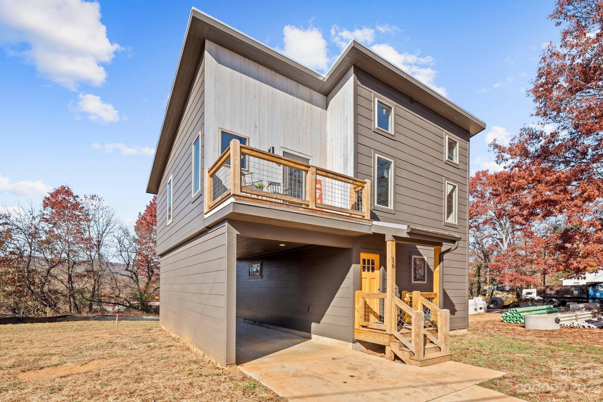 Asheville, NC 28806,16 Oak Hill DR