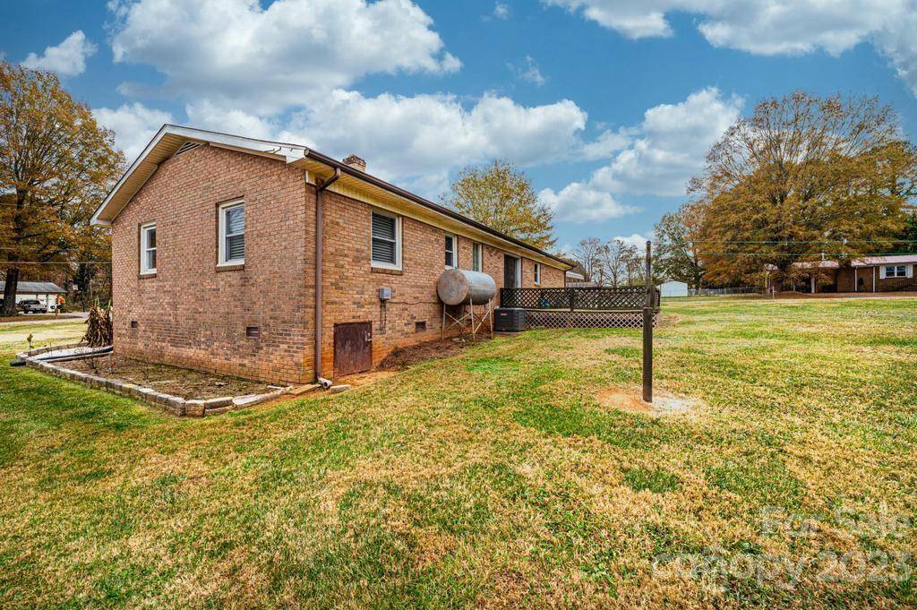 Newton, NC 28658,2411 Hillside DR