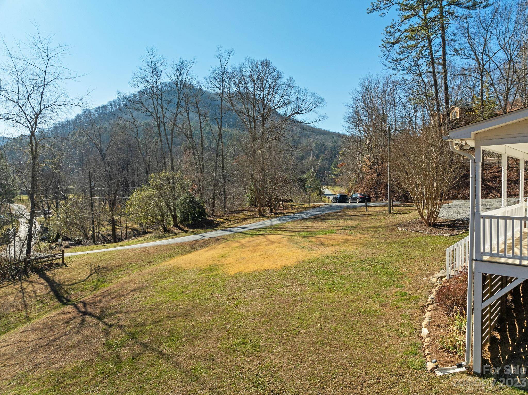 Hendersonville, NC 28792,25 Blue Rock RD
