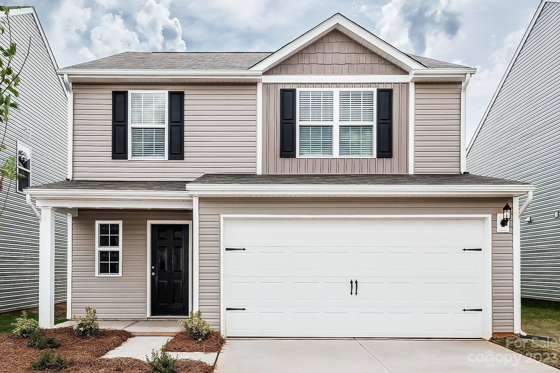 Charlotte, NC 28215,5008 Golden Flyer LN