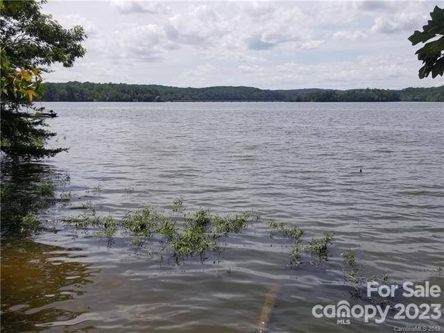 Badin Lake, NC 28127,205 Kingfisher CT #24