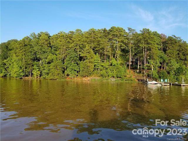 Badin Lake, NC 28127,205 Kingfisher CT #24