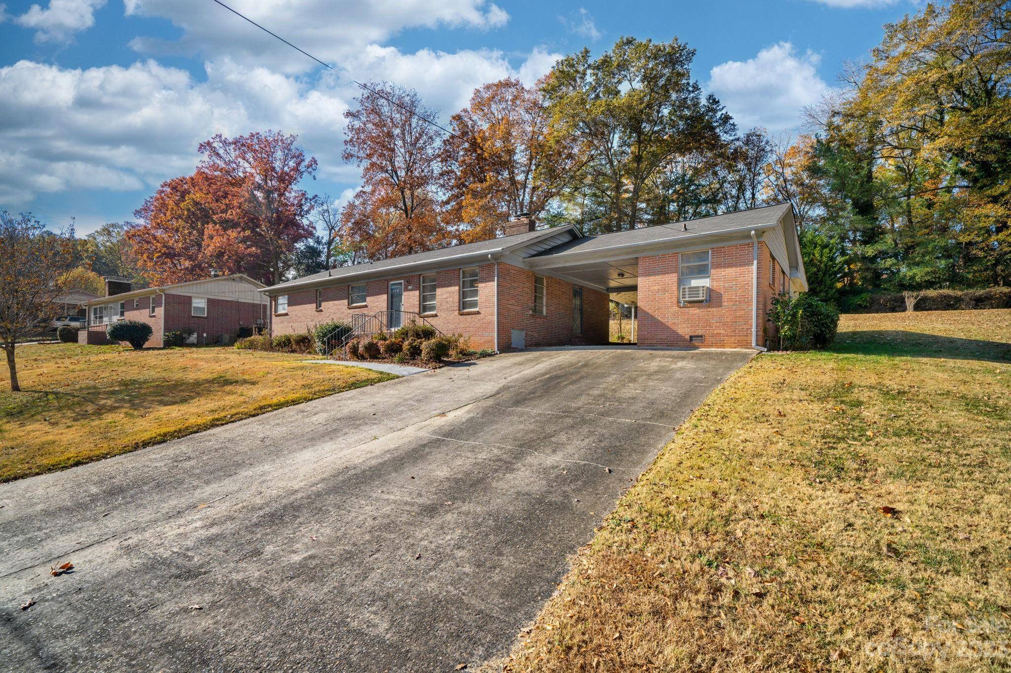 Hickory, NC 28601,549 10th Street PL NW