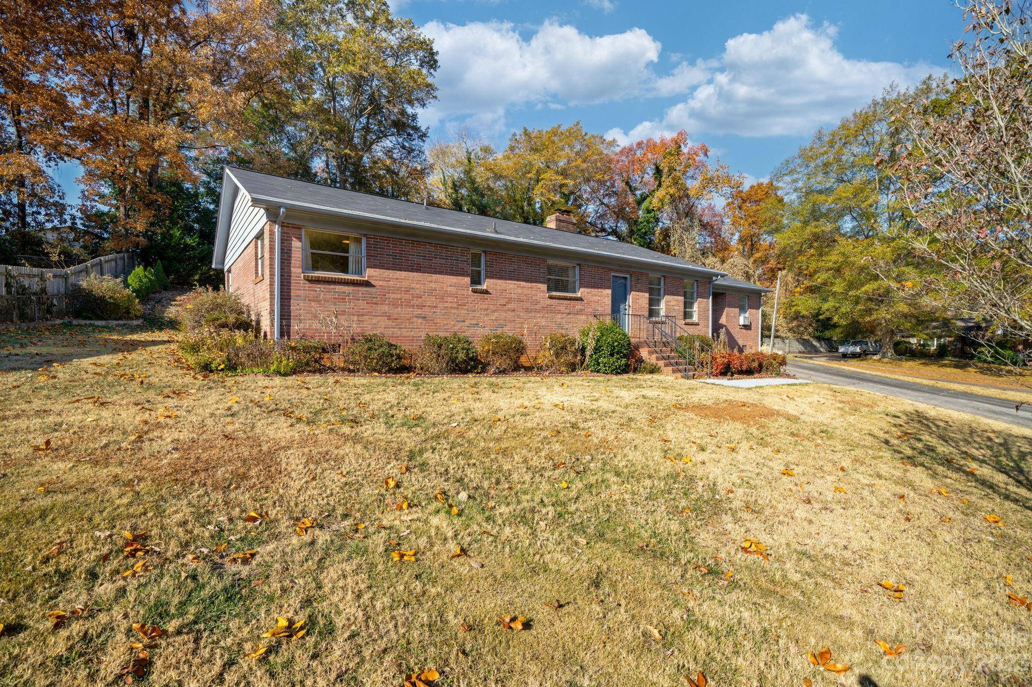 Hickory, NC 28601,549 10th Street PL NW