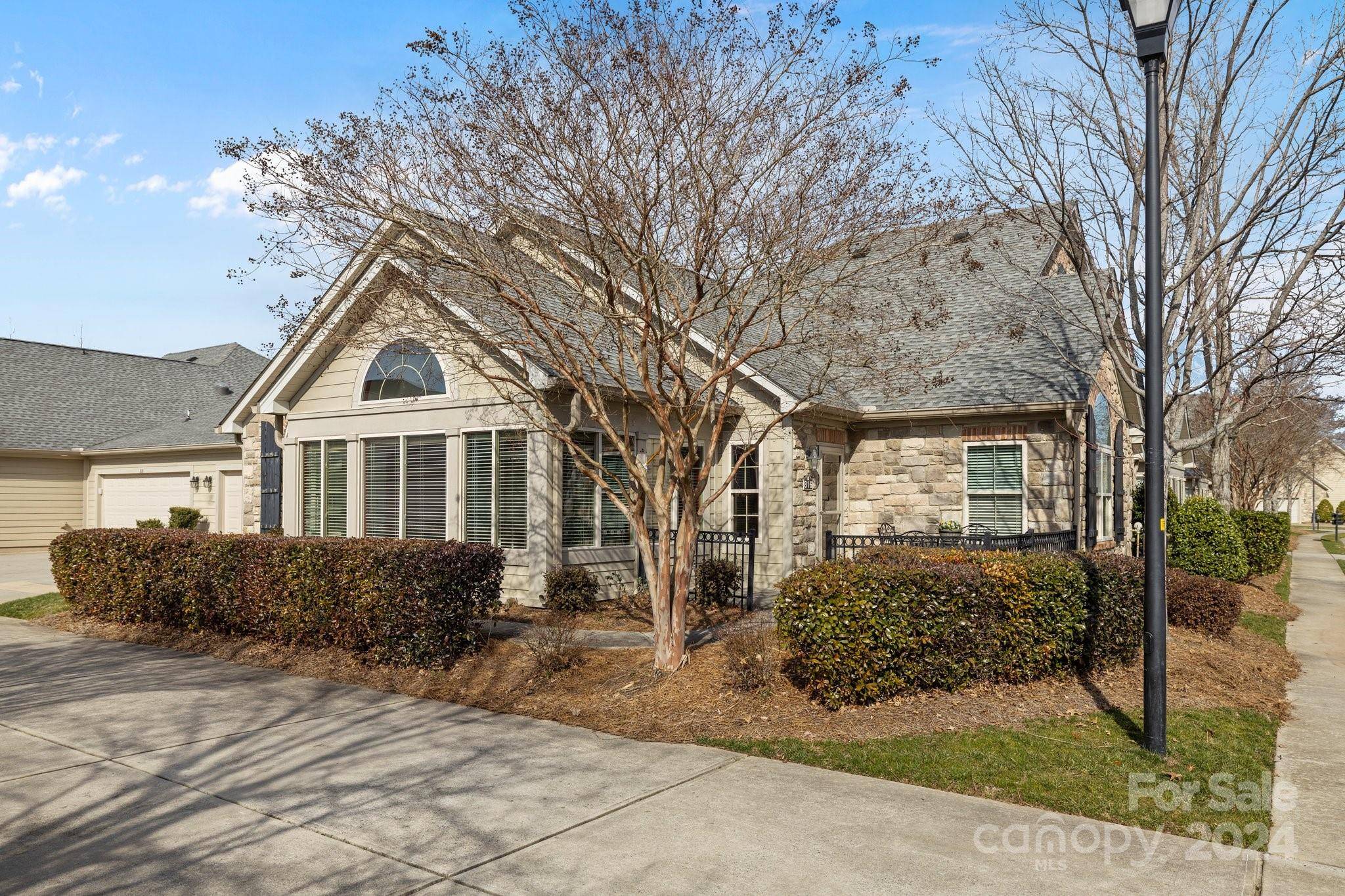 Tega Cay, SC 29708,816 Ledgestone CT