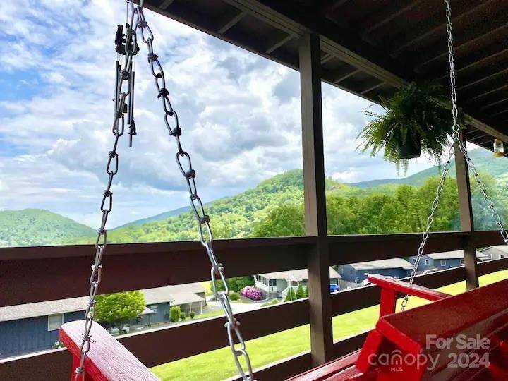 Maggie Valley, NC 28751,12 Boulder LN