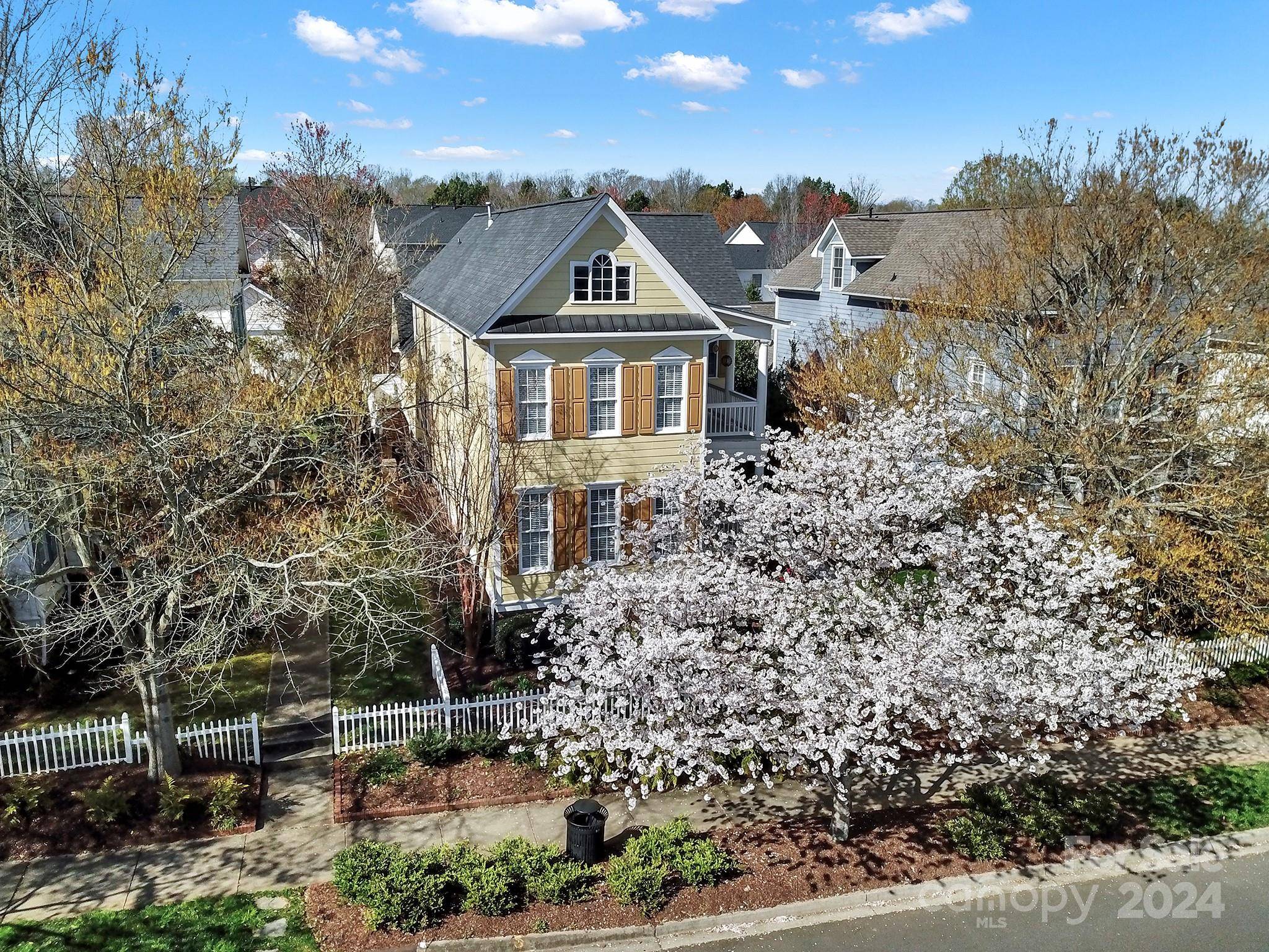 Fort Mill, SC 29708,724 Shady Grove XING