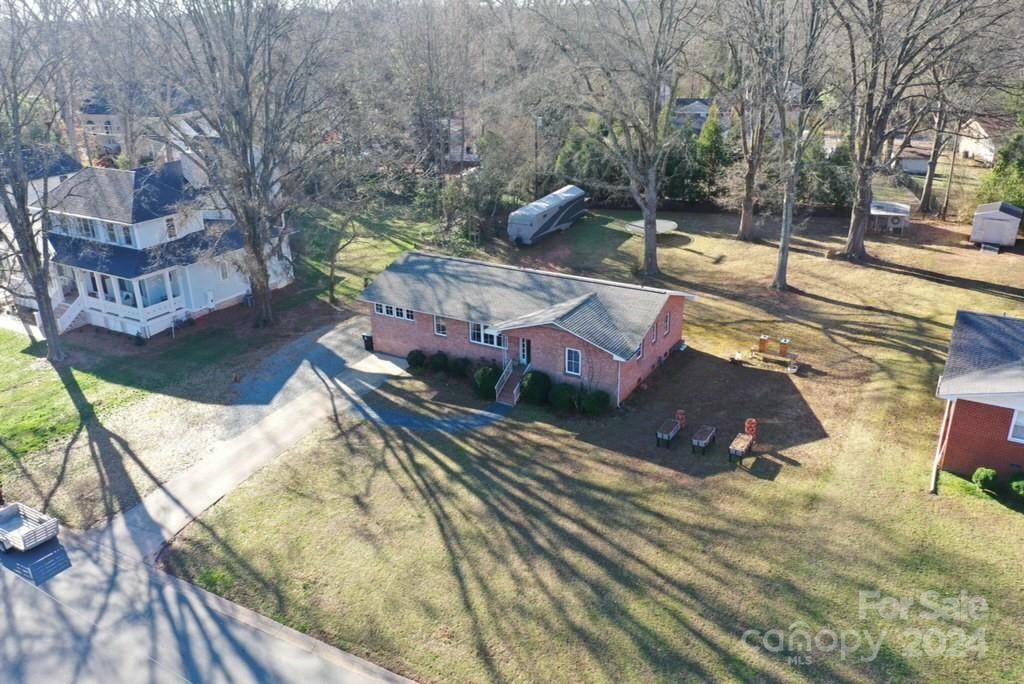 Davidson, NC 28036,114 Meadowbrook LN