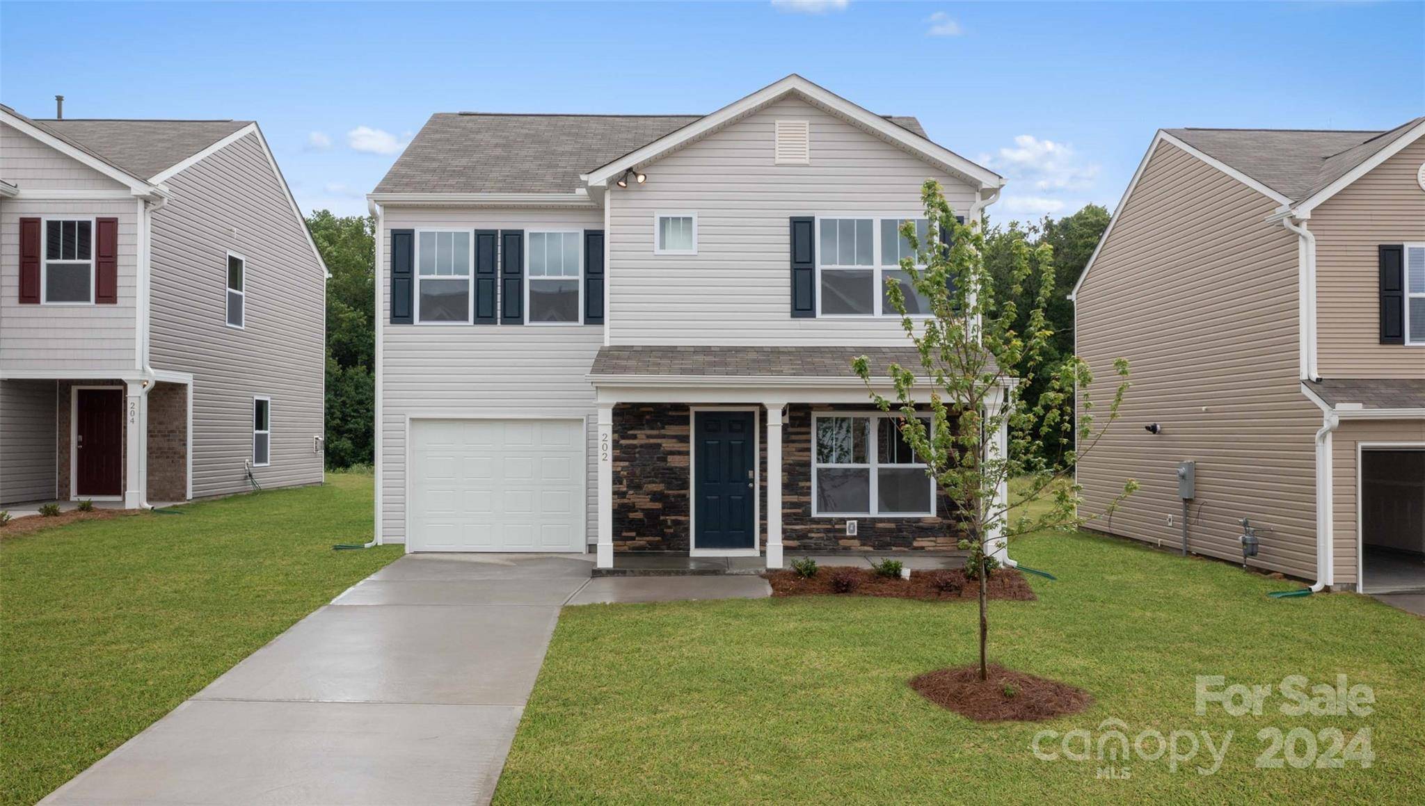 Clyde, NC 28721,61 Callie River CT