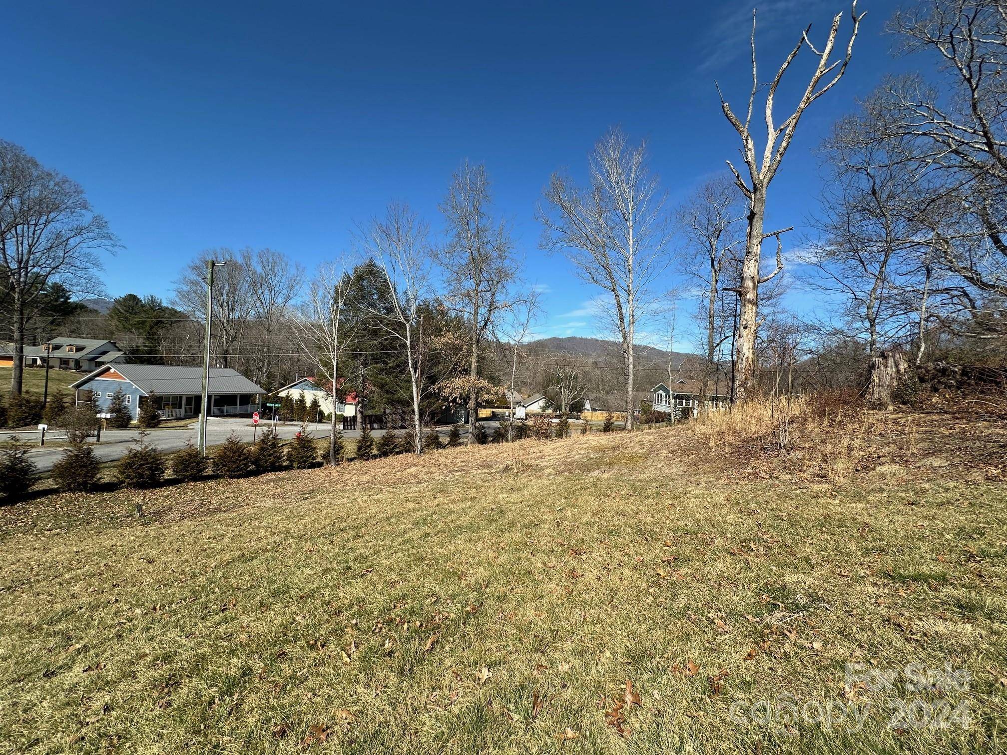 Waynesville, NC 28786,1 Lundy LN