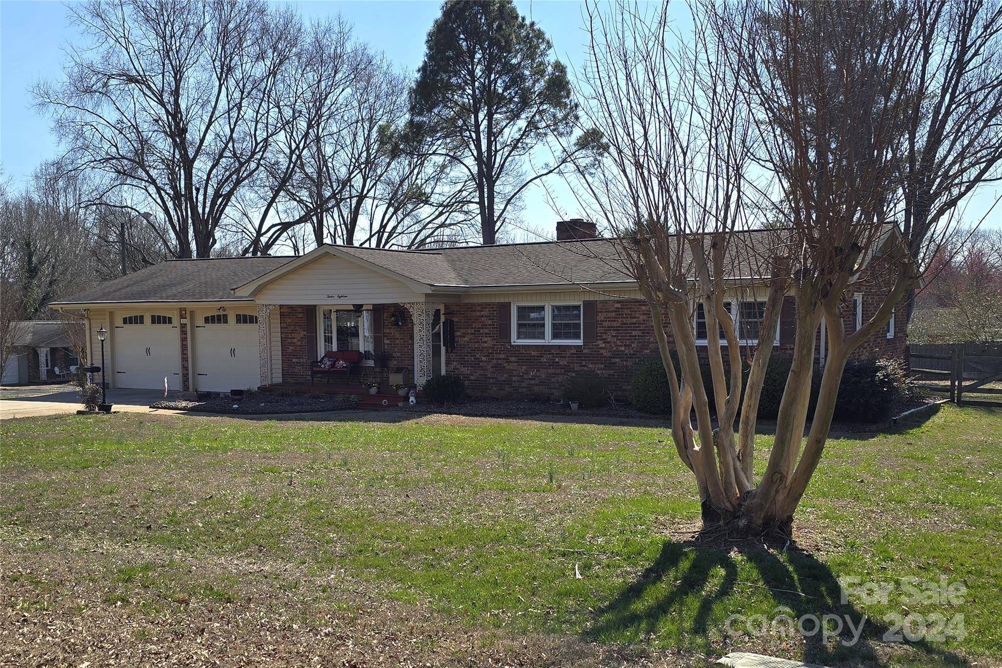 Shelby, NC 28150,1218 Meadowood LN