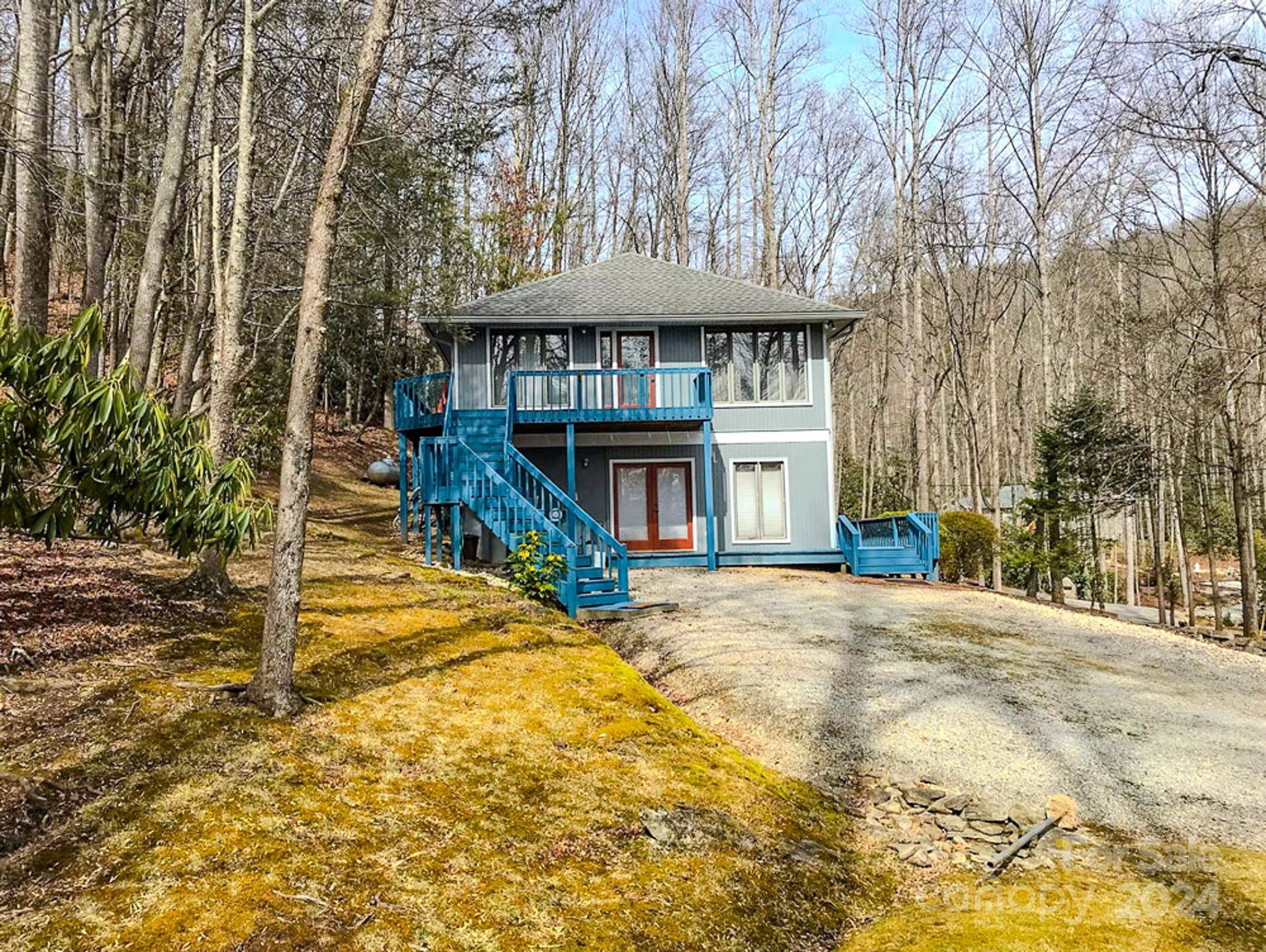 Hendersonville, NC 28792,975 Wash Freeman RD