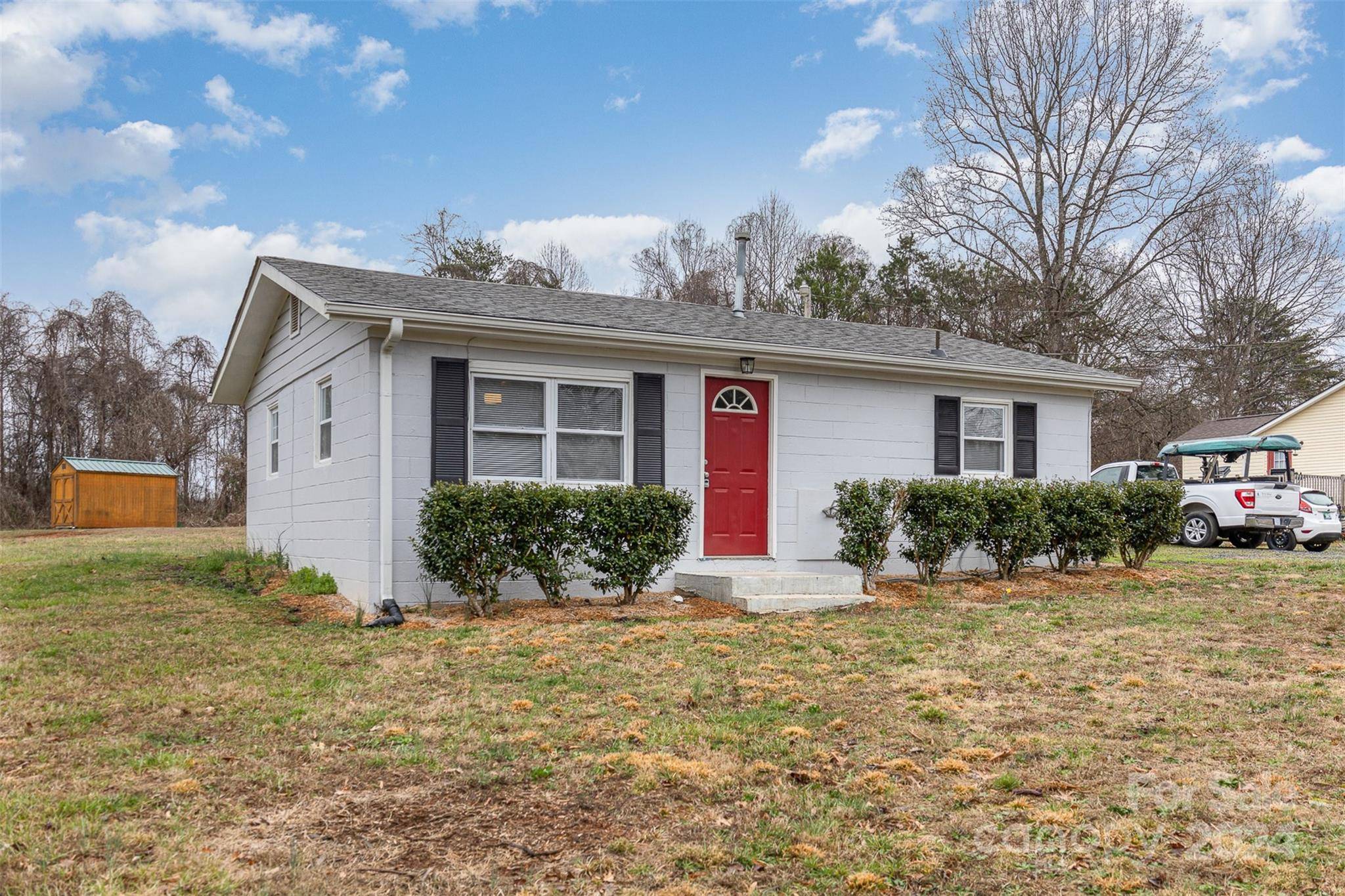 Newton, NC 28658,802 S Davis AVE